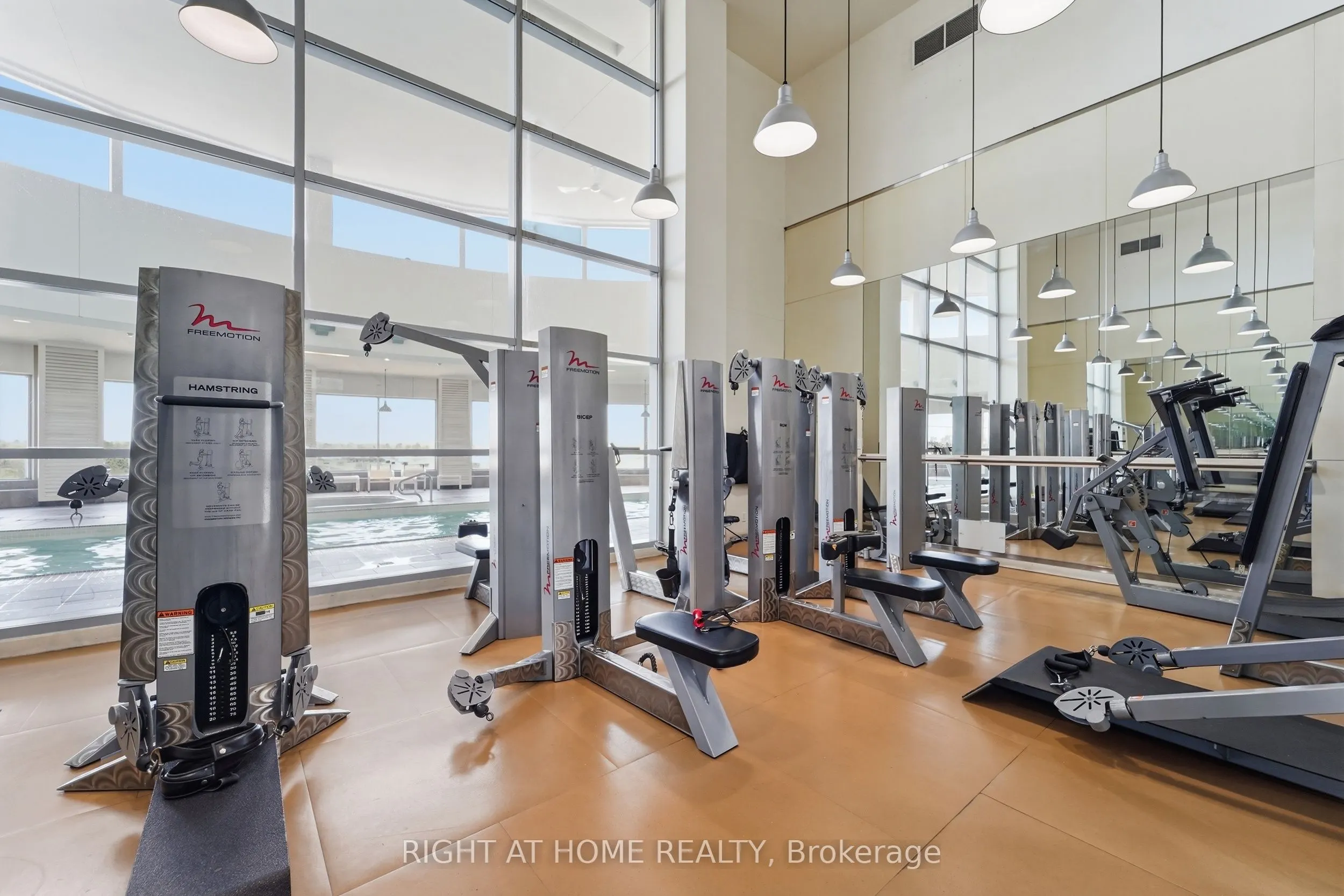 38 Lee Centre Drive #1612