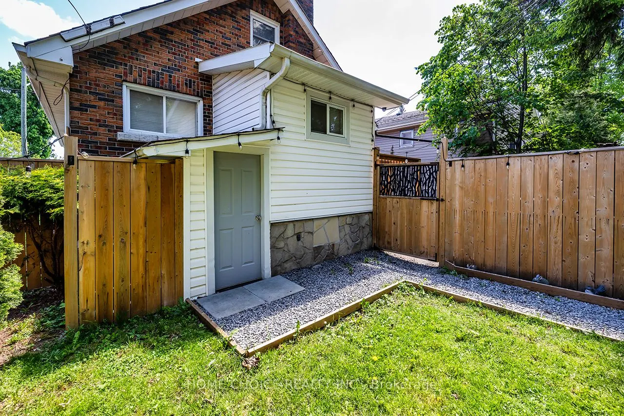 140 Gladstone Avenue