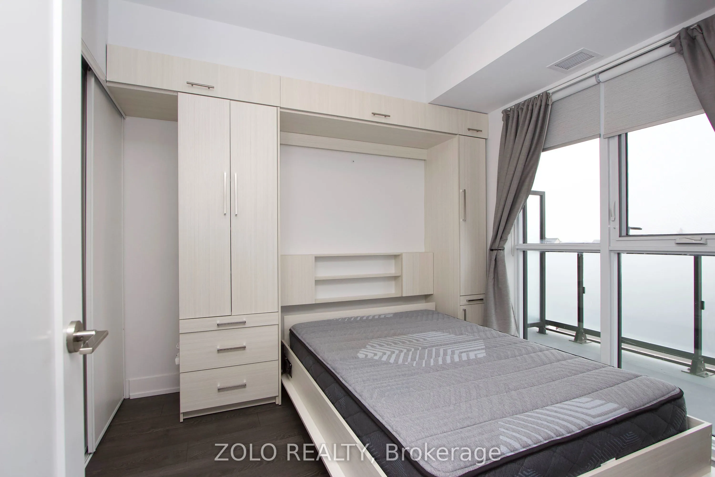 2550 Simcoe Street N #318