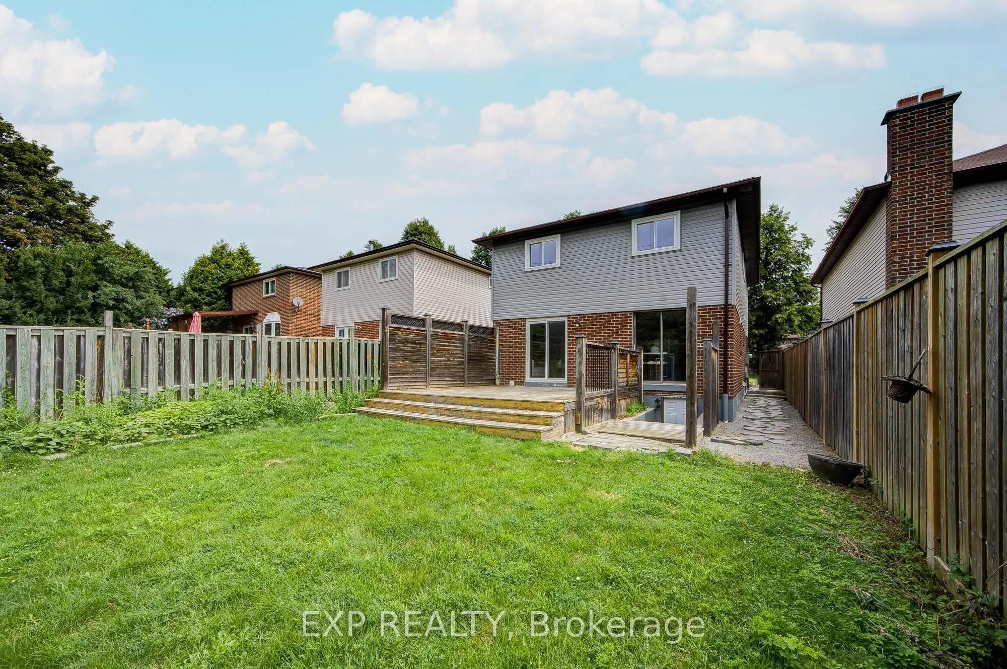 1132 Cedarcroft Crescent