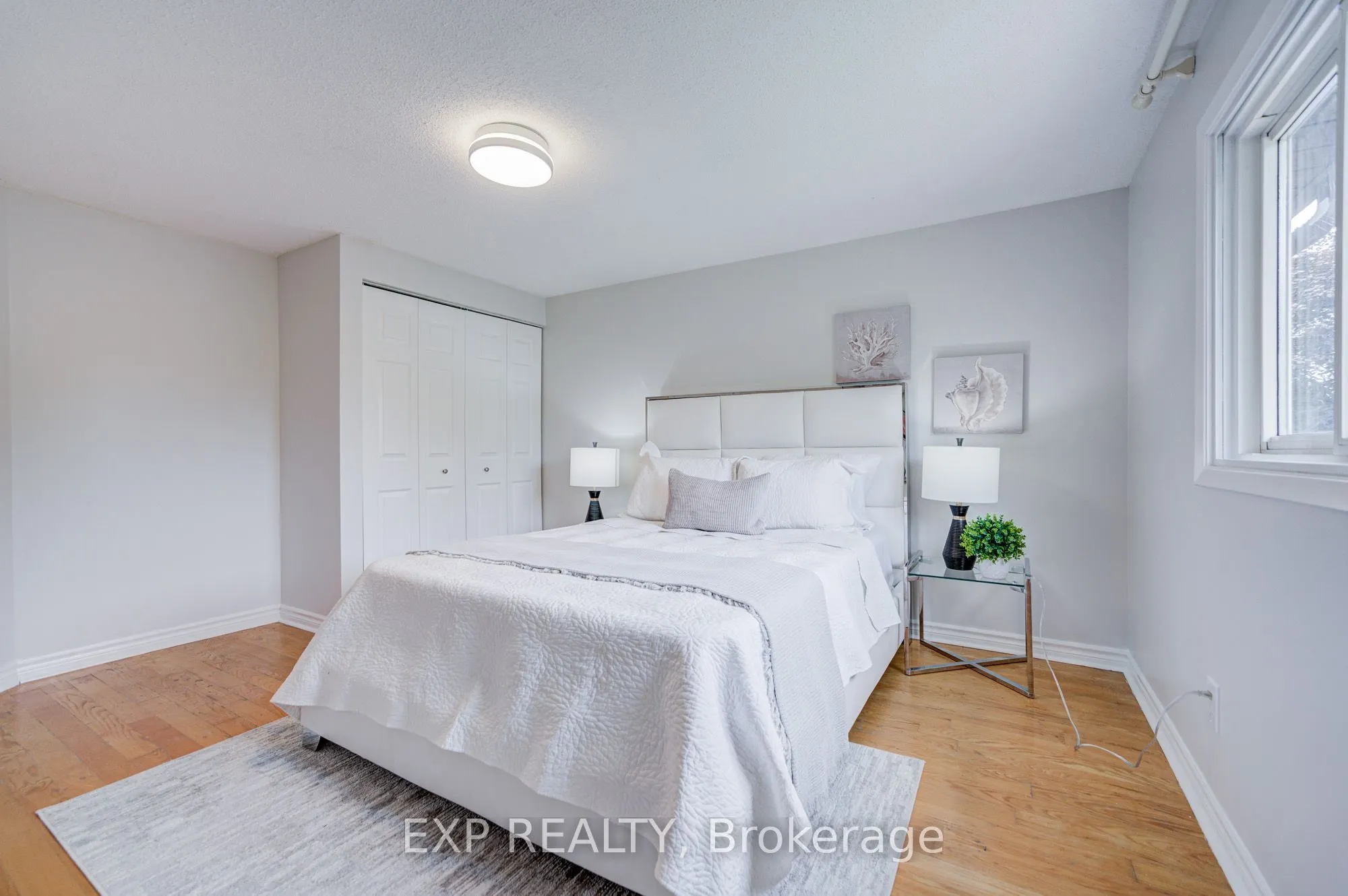 1132 Cedarcroft Crescent