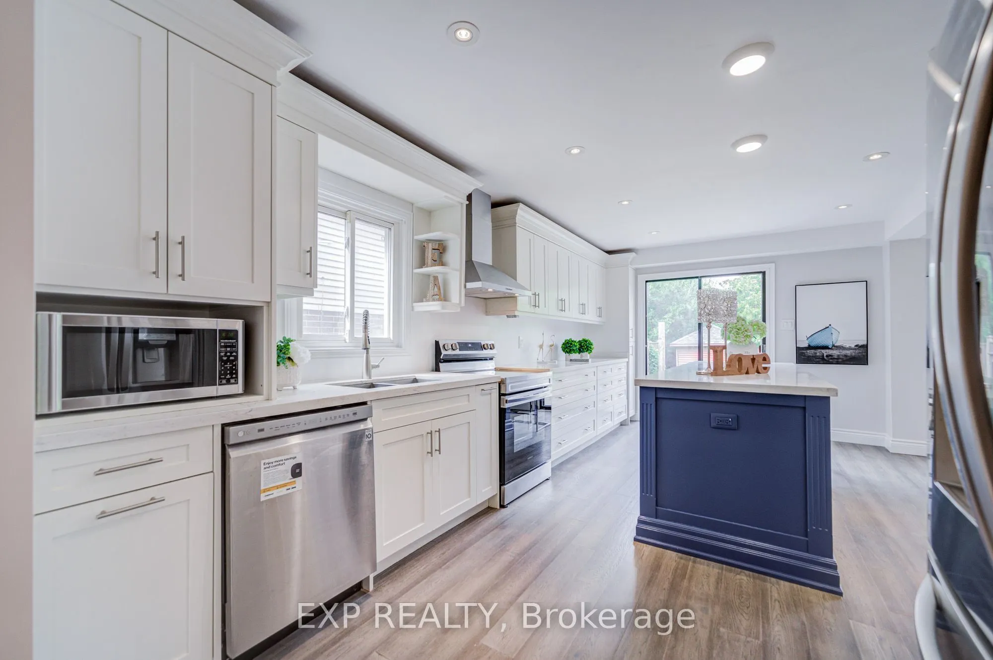 1132 Cedarcroft Crescent