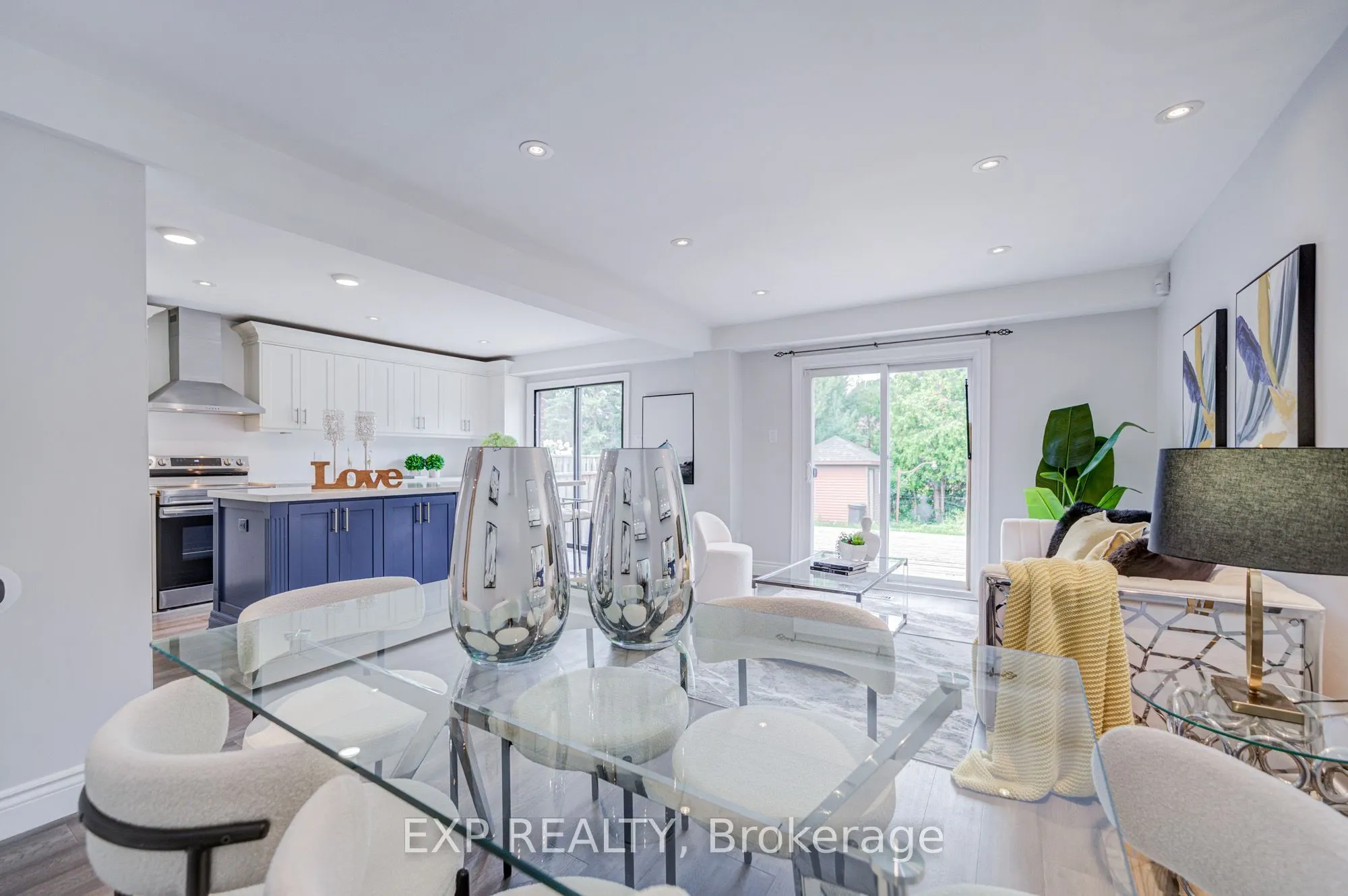 1132 Cedarcroft Crescent