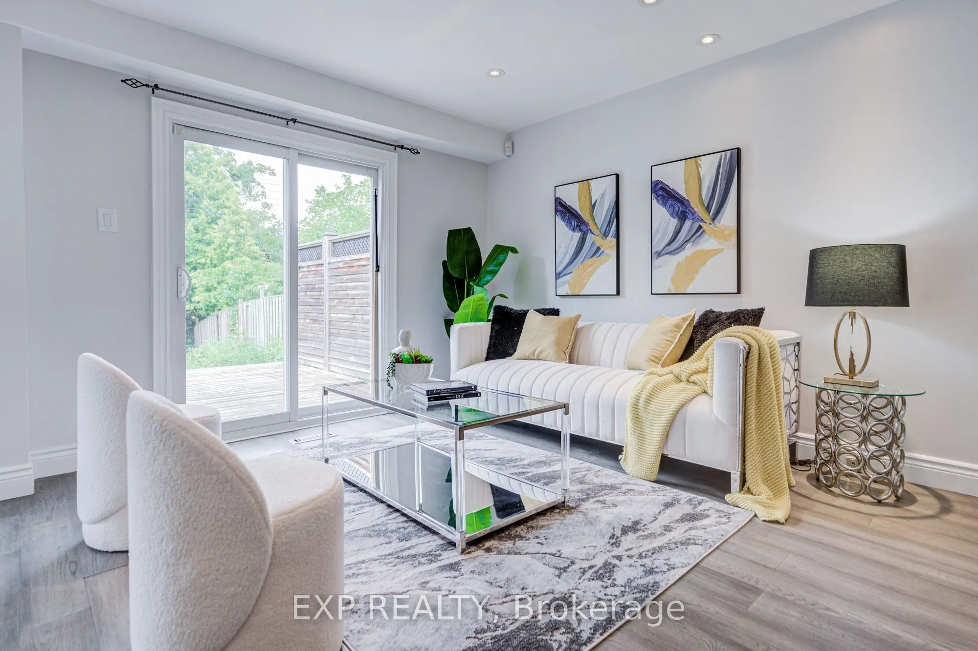1132 Cedarcroft Crescent