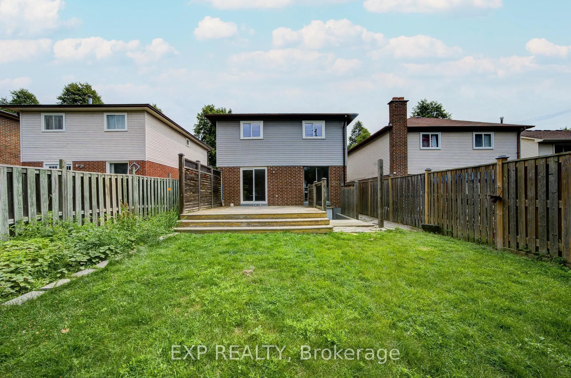 1132 Cedarcroft Crescent