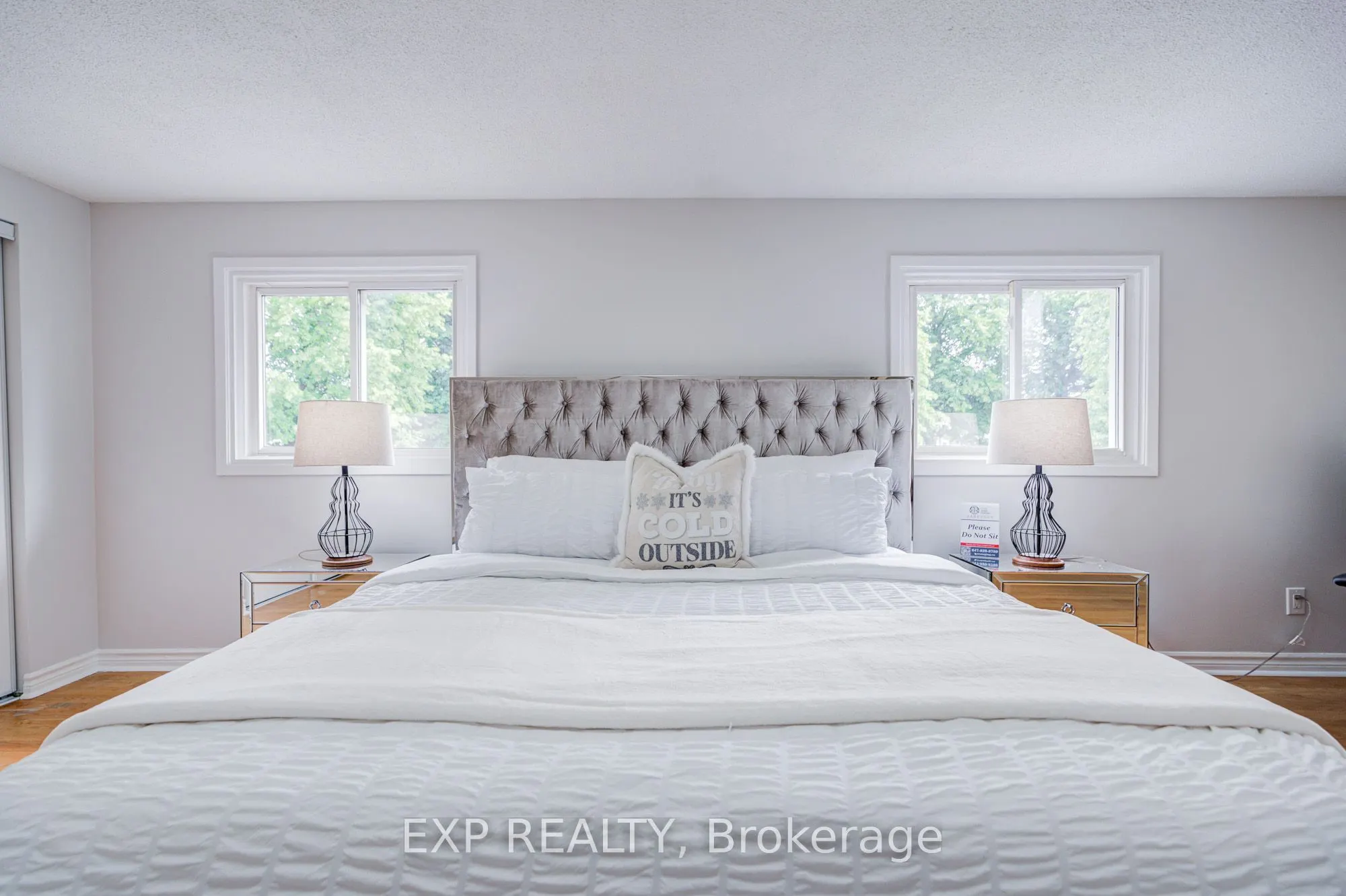 1132 Cedarcroft Crescent