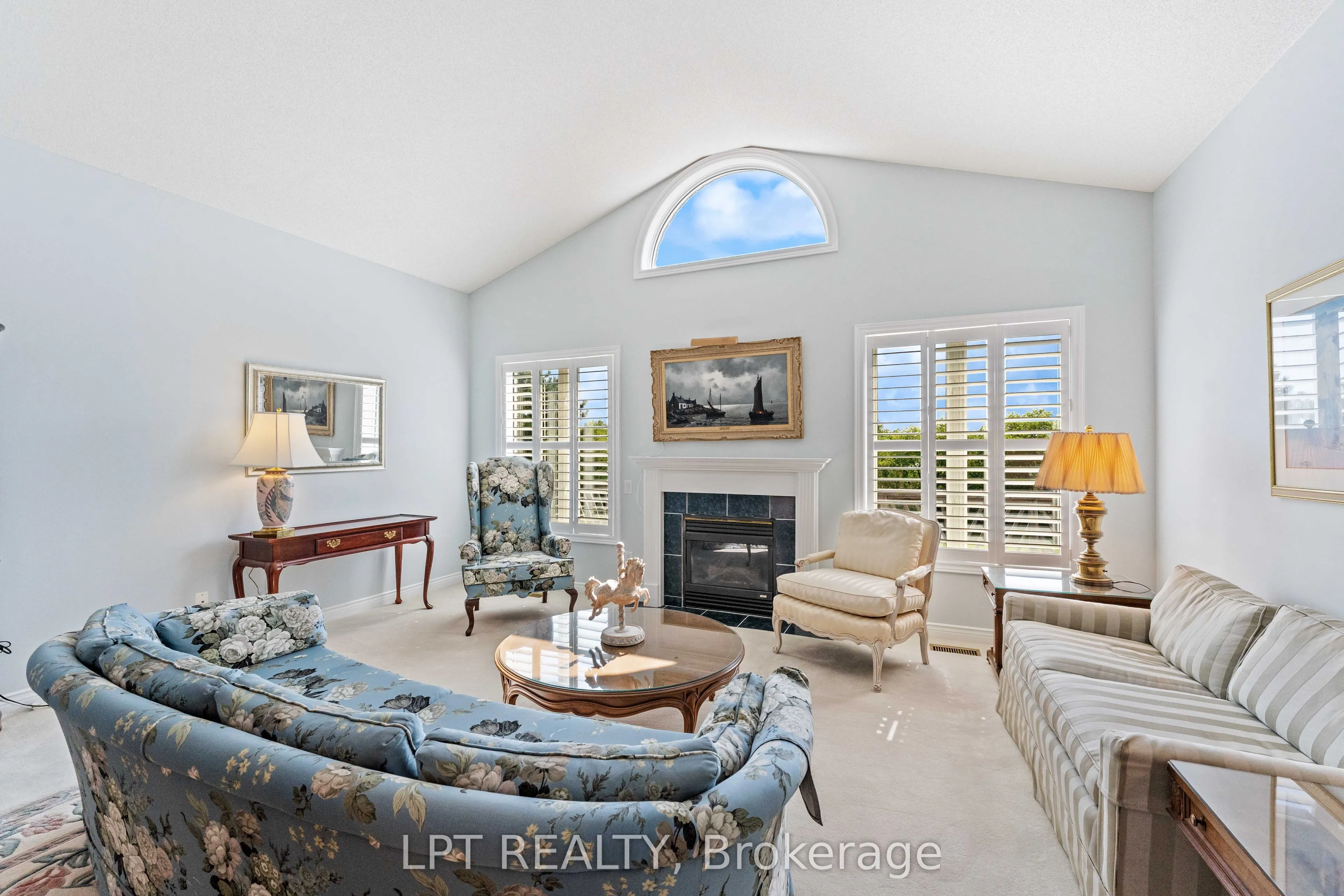 219 Waterbury Crescent