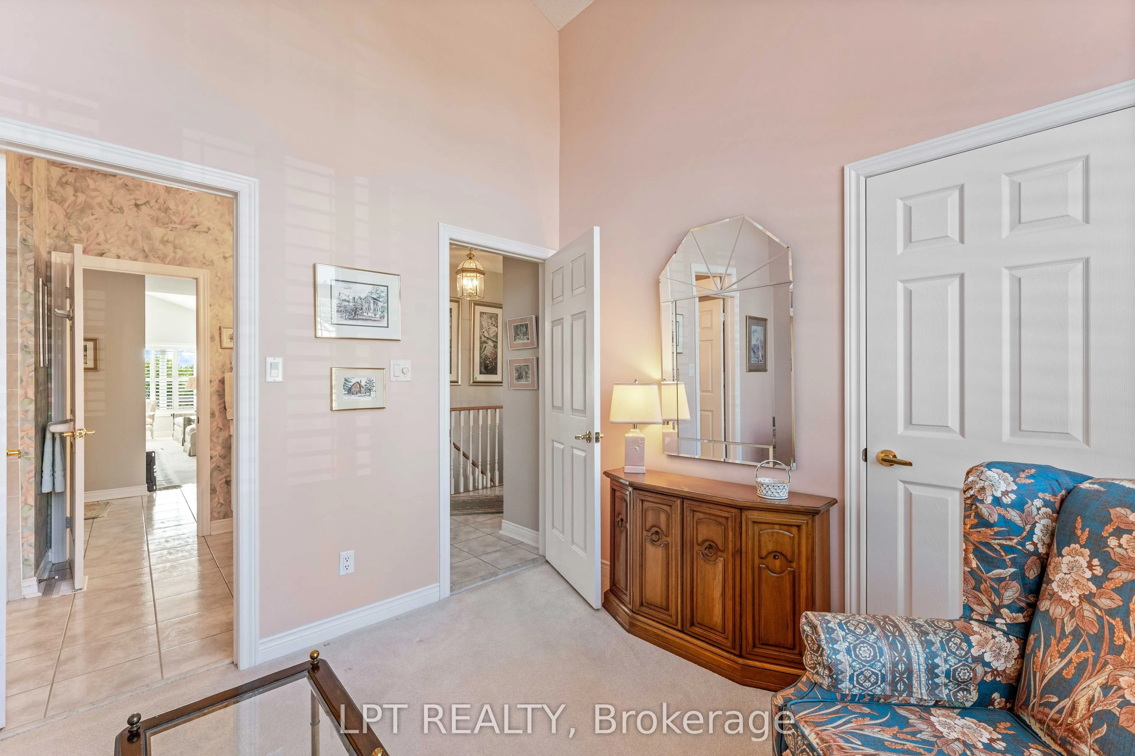219 Waterbury Crescent