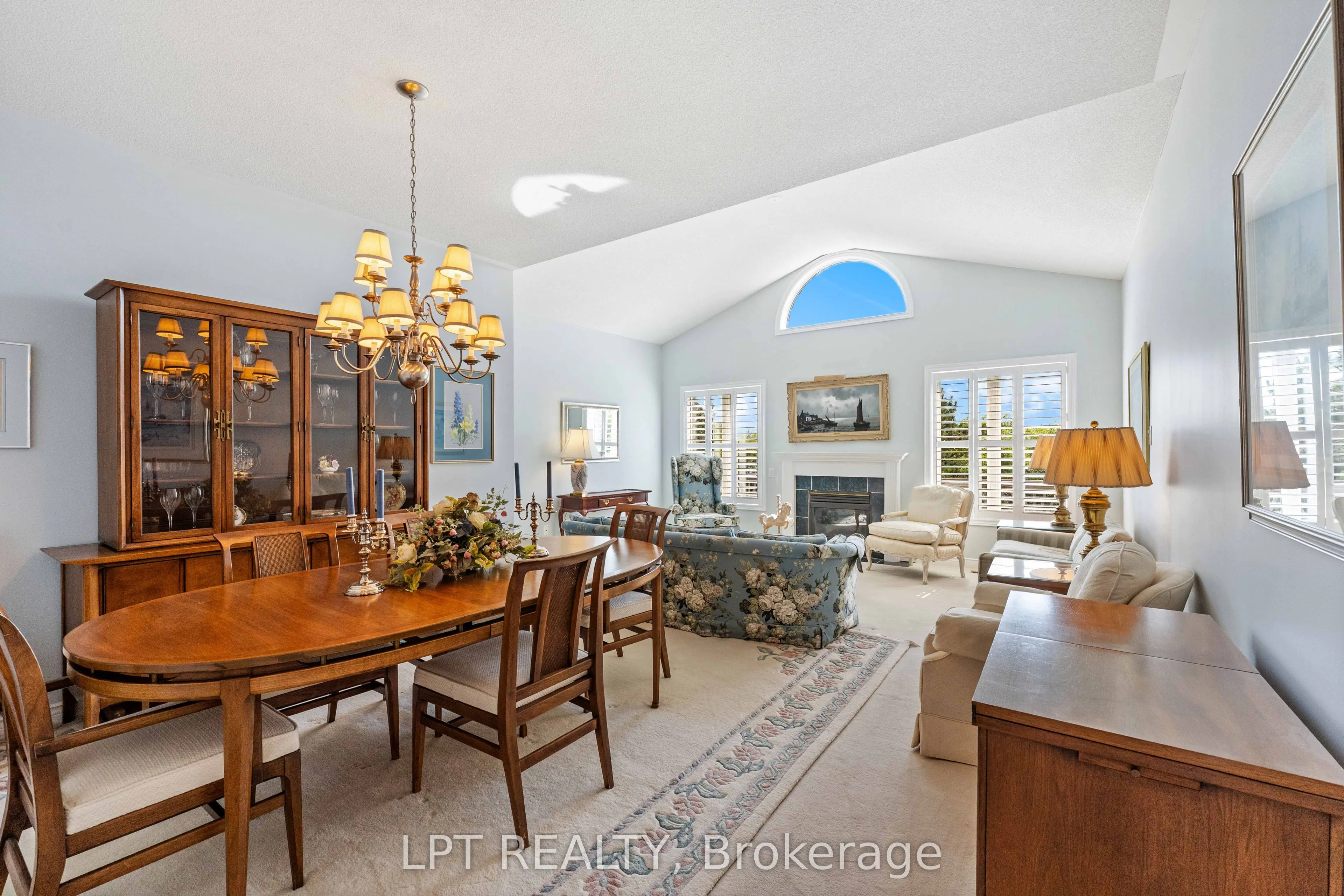 219 Waterbury Crescent