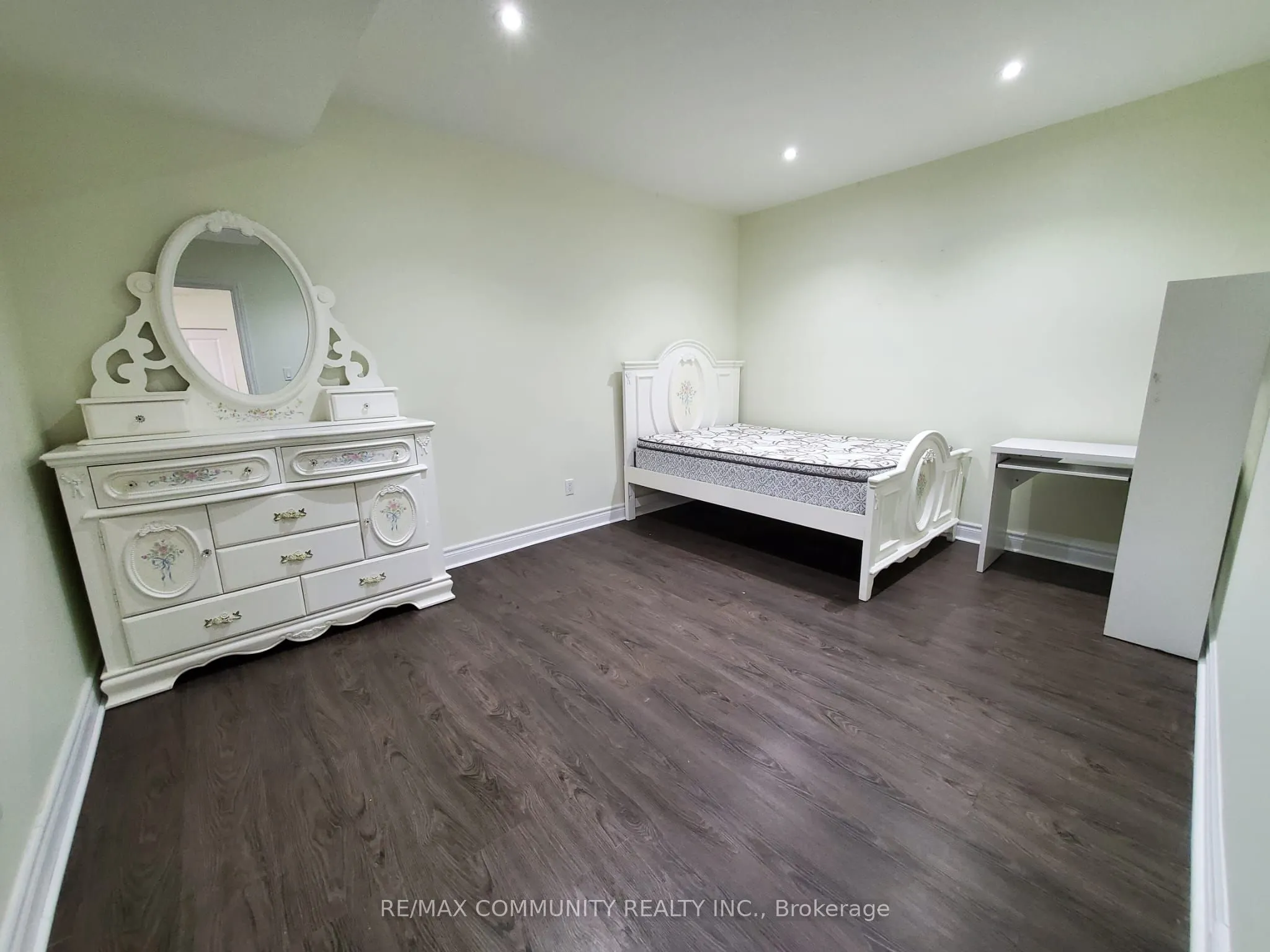 4 Elliottglen Drive #Basement