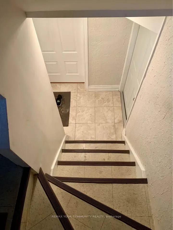 16 Coxwell Boulevard #Lower