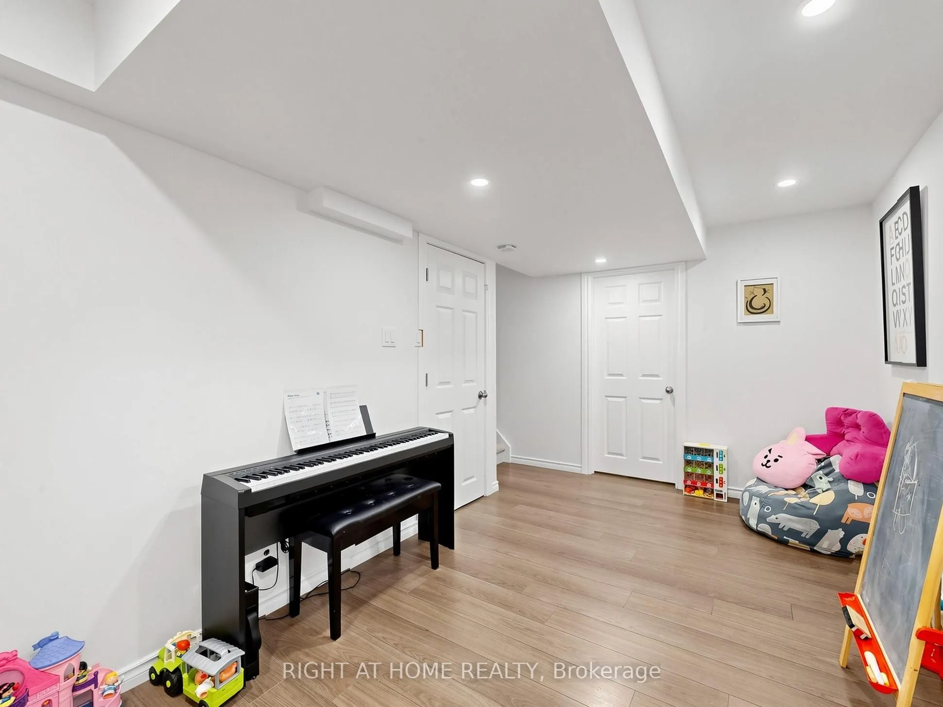 25 Teagarden Court