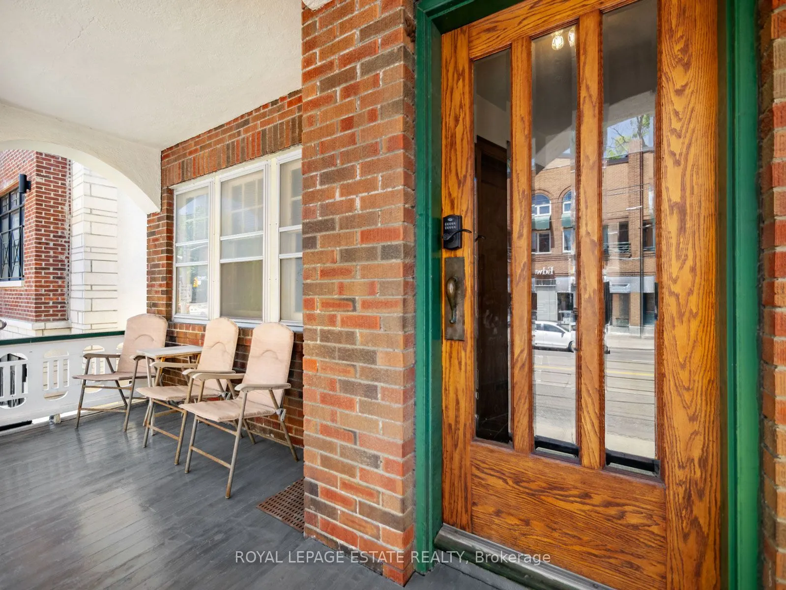 2275 Queen Street E