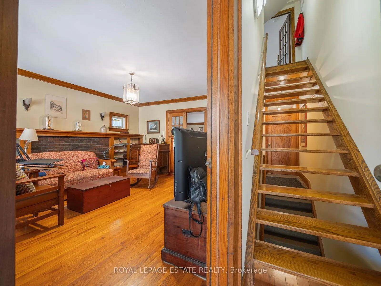 2275 Queen Street E