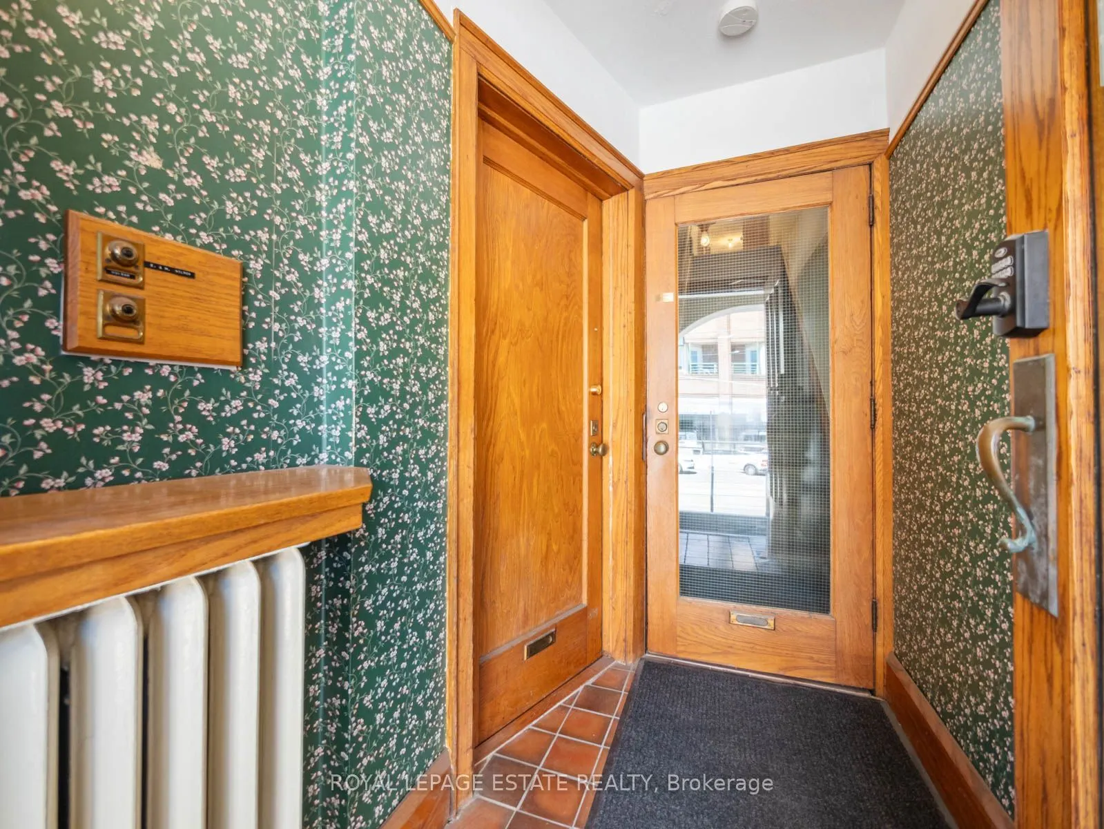 2275 Queen Street E