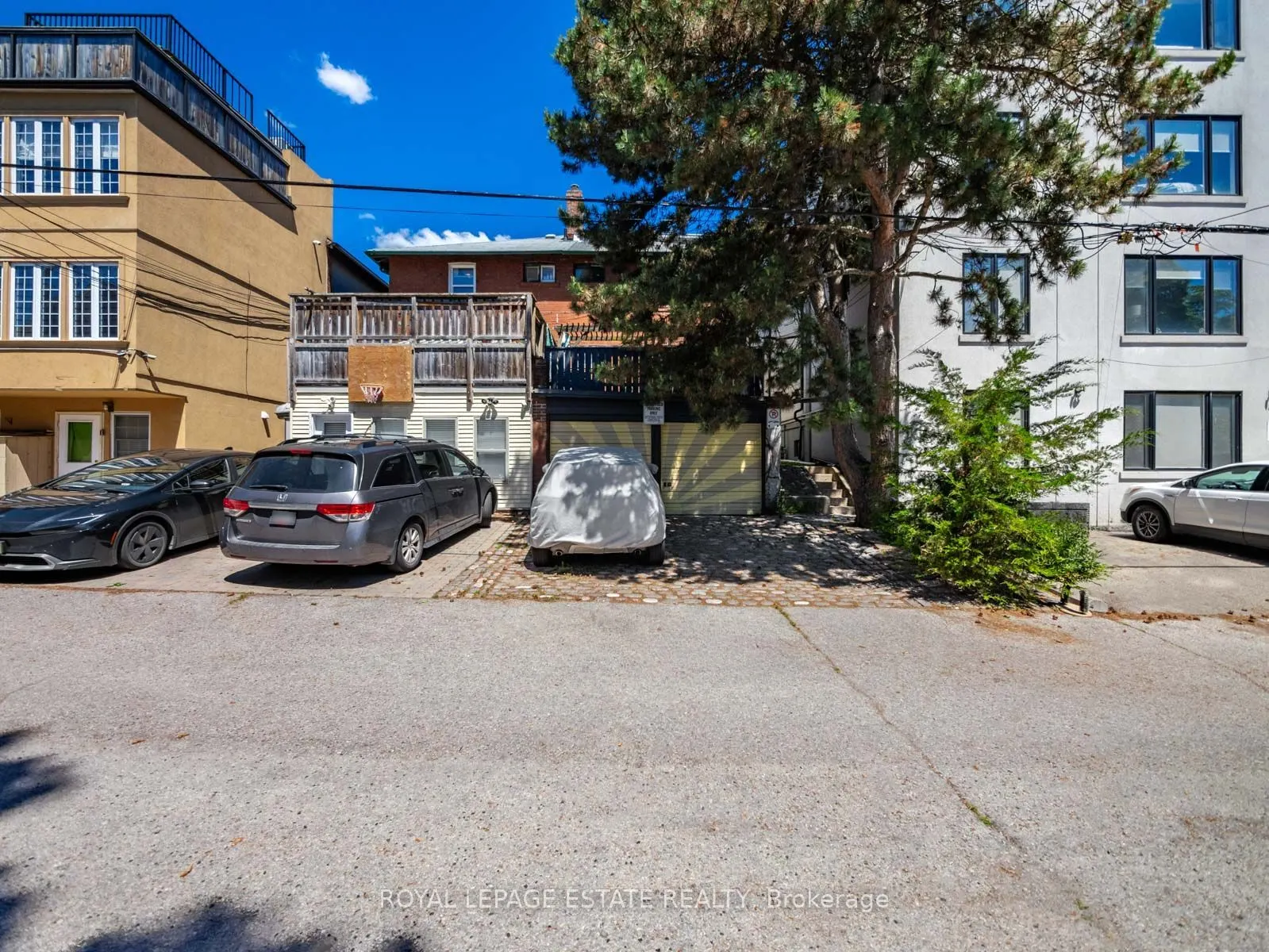 2275 Queen Street E