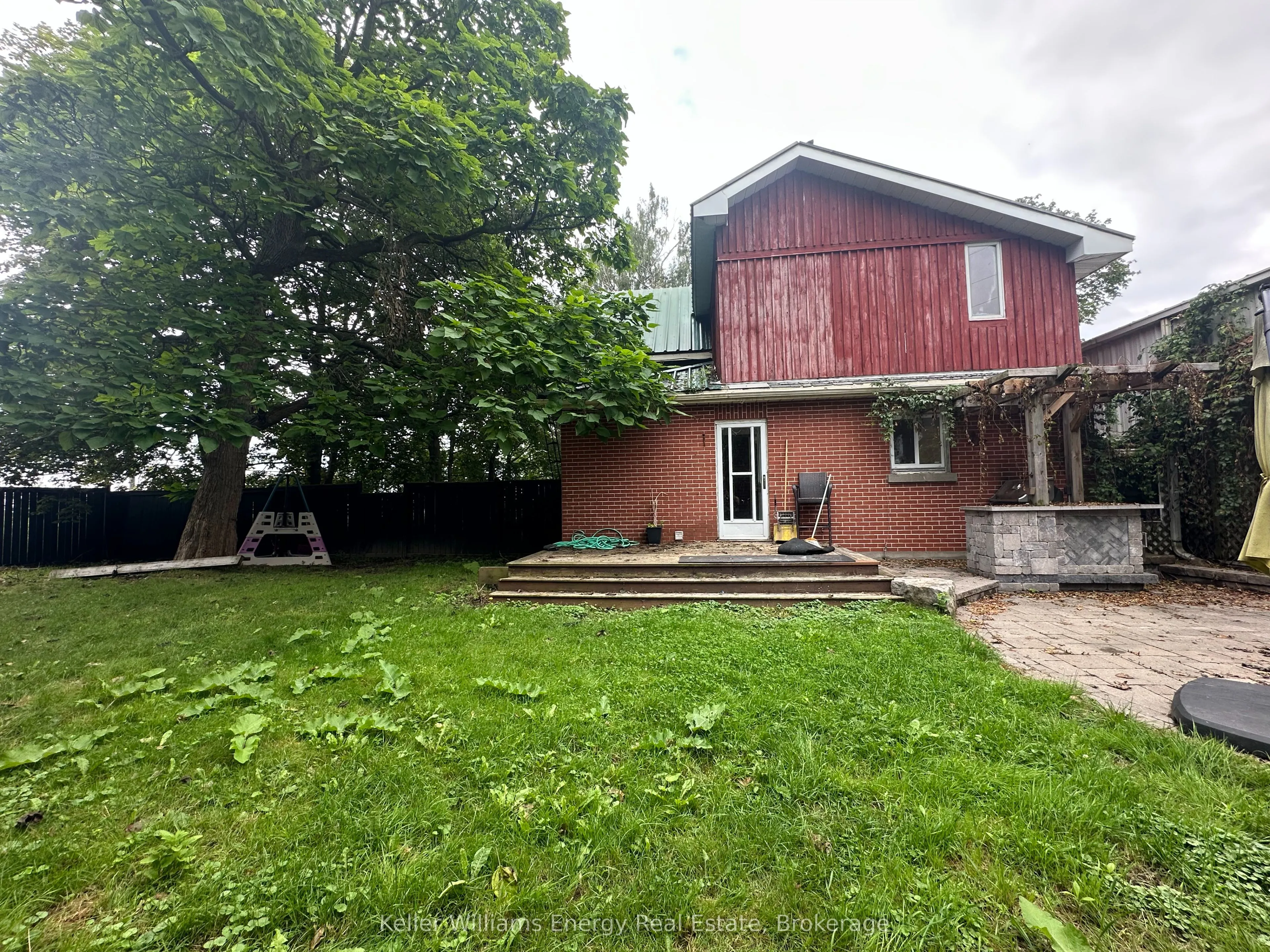 555 Thornton Road S