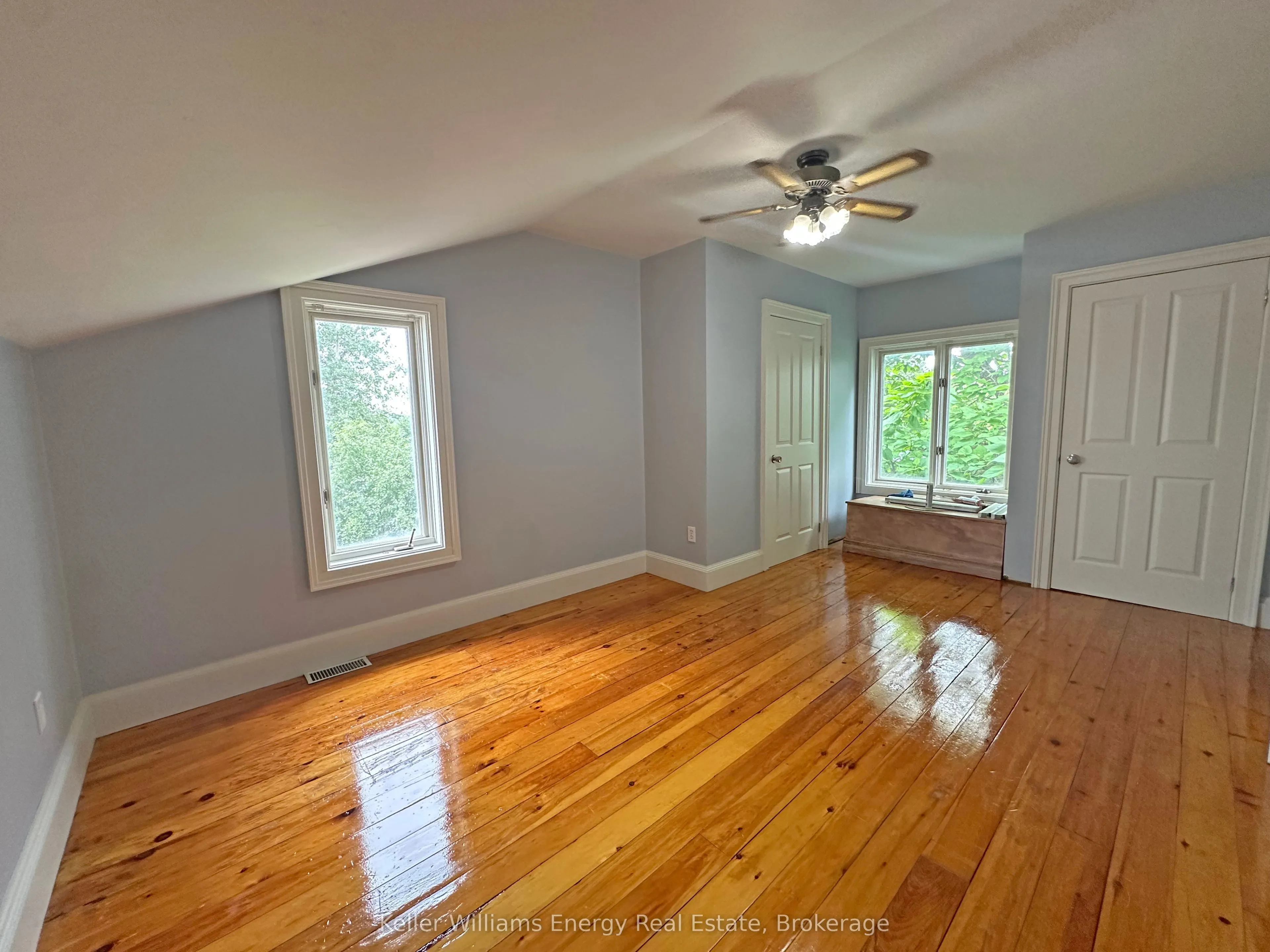 555 Thornton Road S
