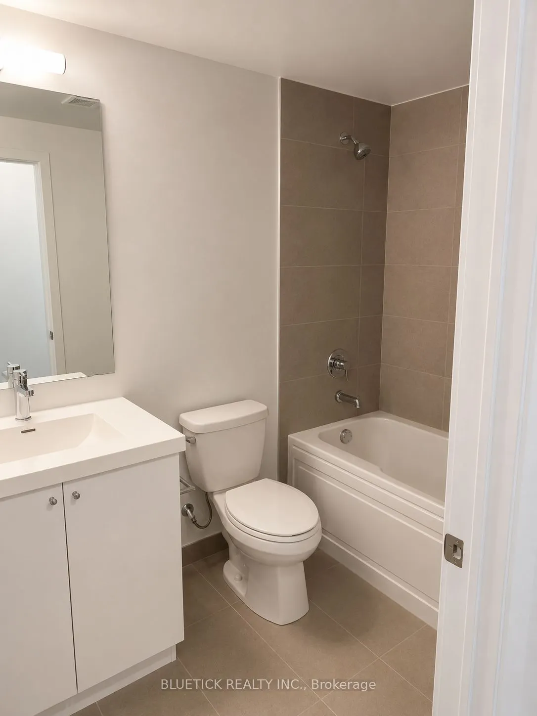 2550 Simcoe Street N #2508