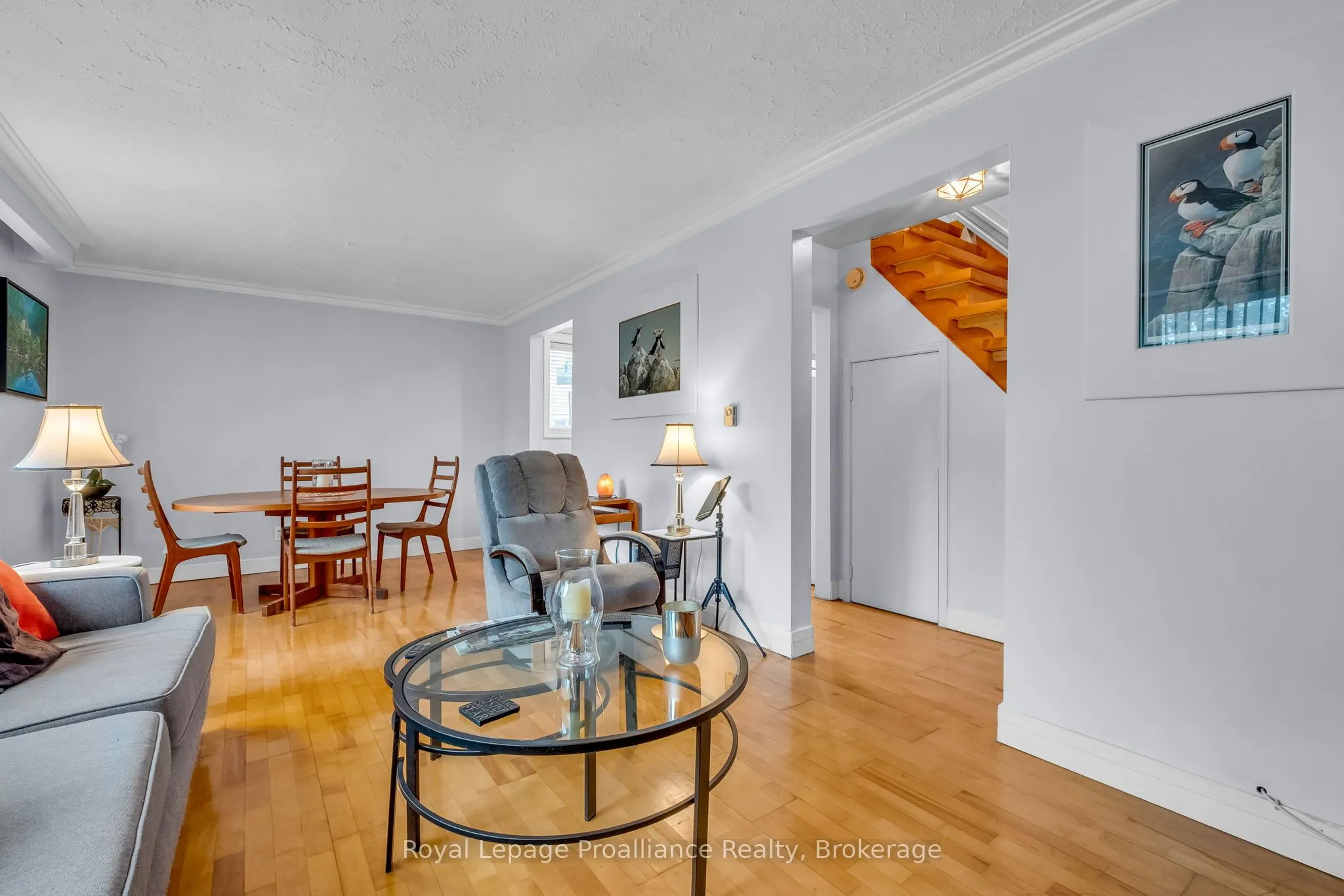 394 Sunset Boulevard
