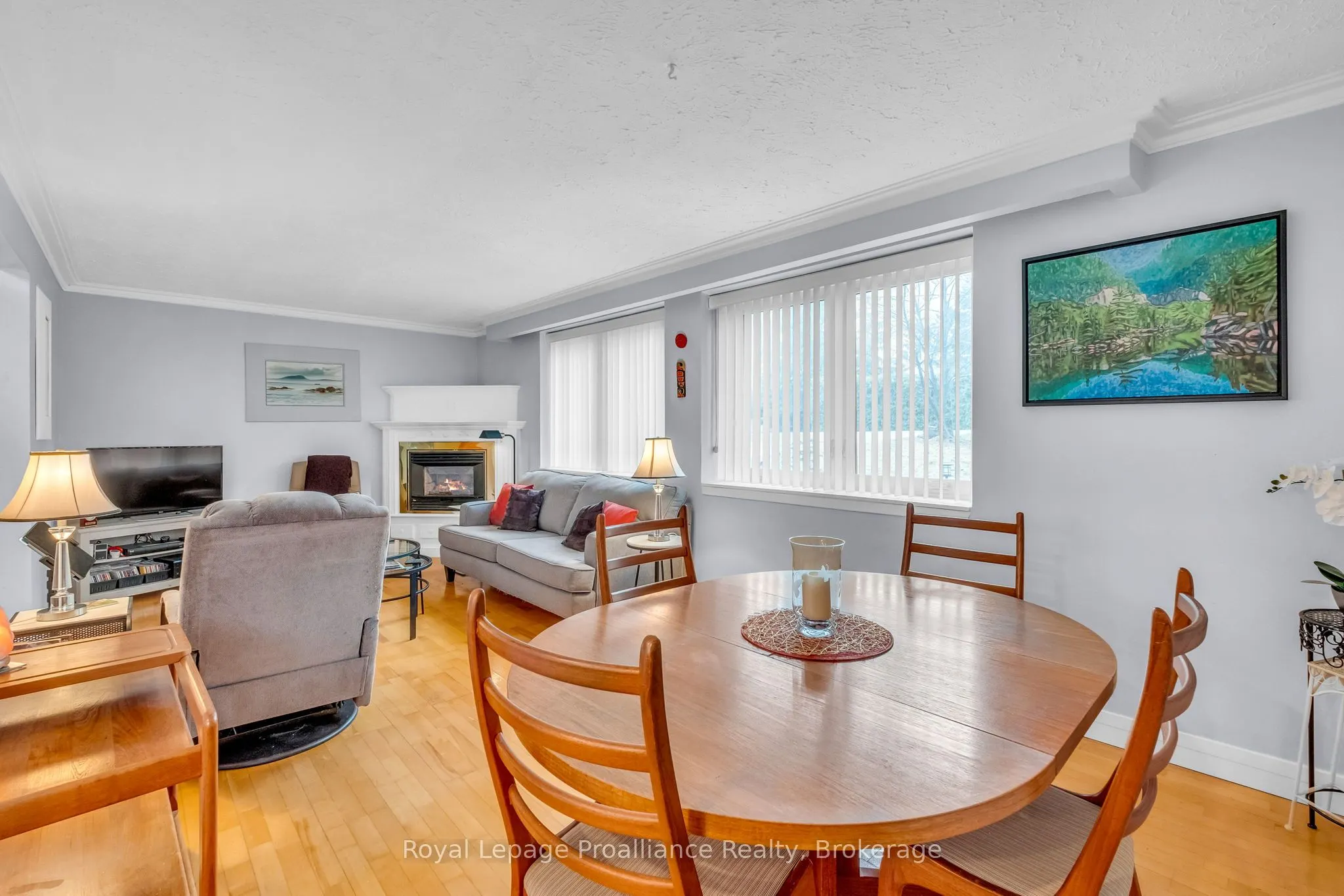 394 Sunset Boulevard