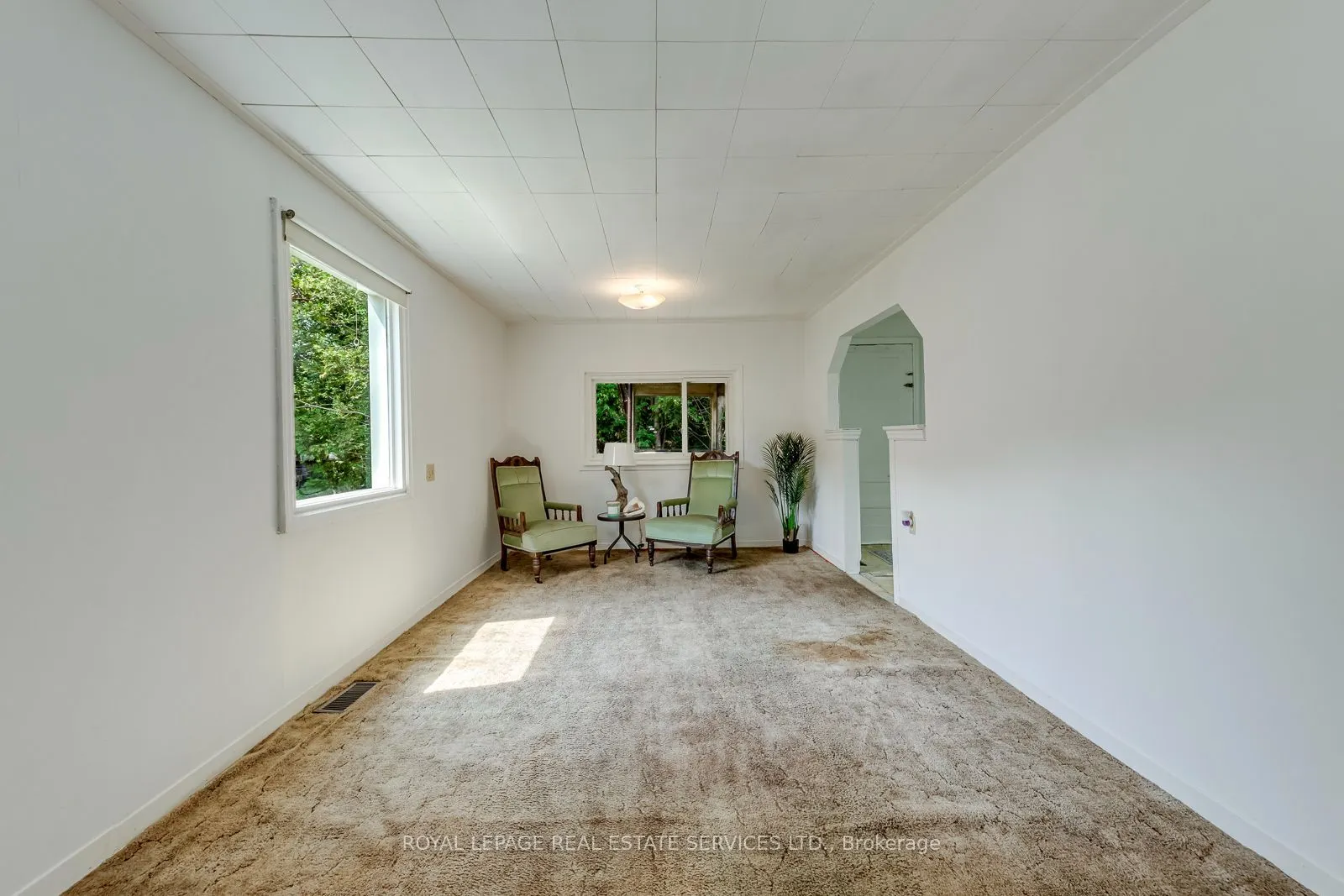 10 Thatcher Avenue