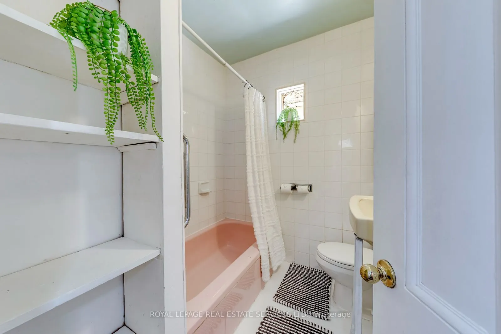 10 Thatcher Avenue