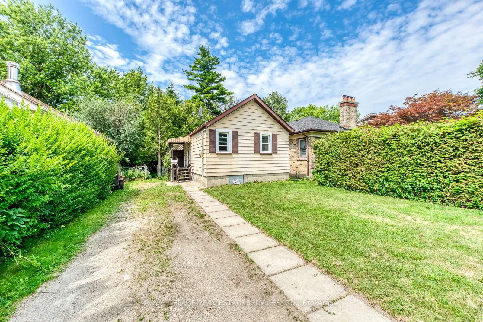 10 Thatcher Avenue