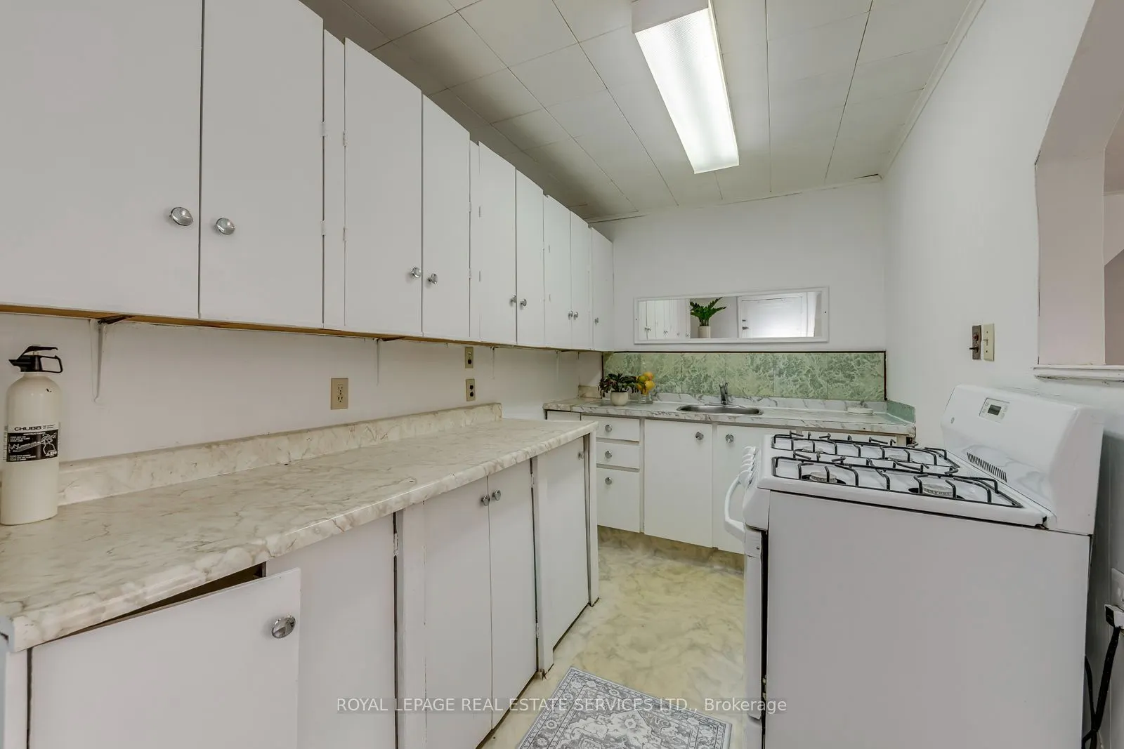 10 Thatcher Avenue