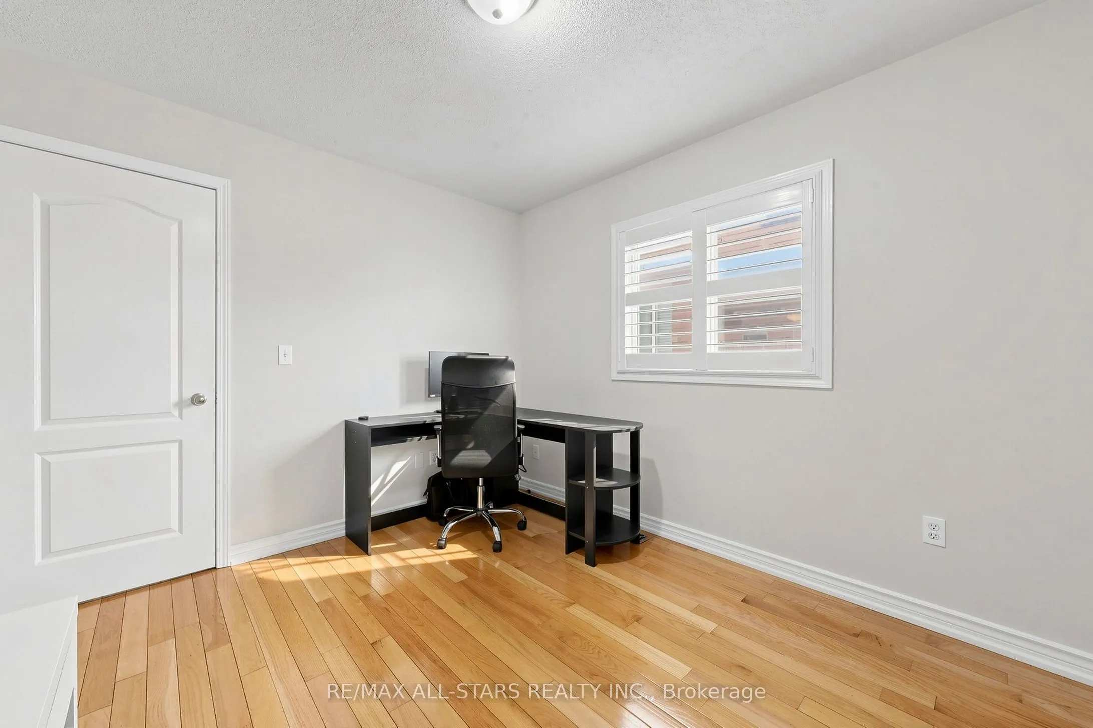 13 Boulderbrook Drive