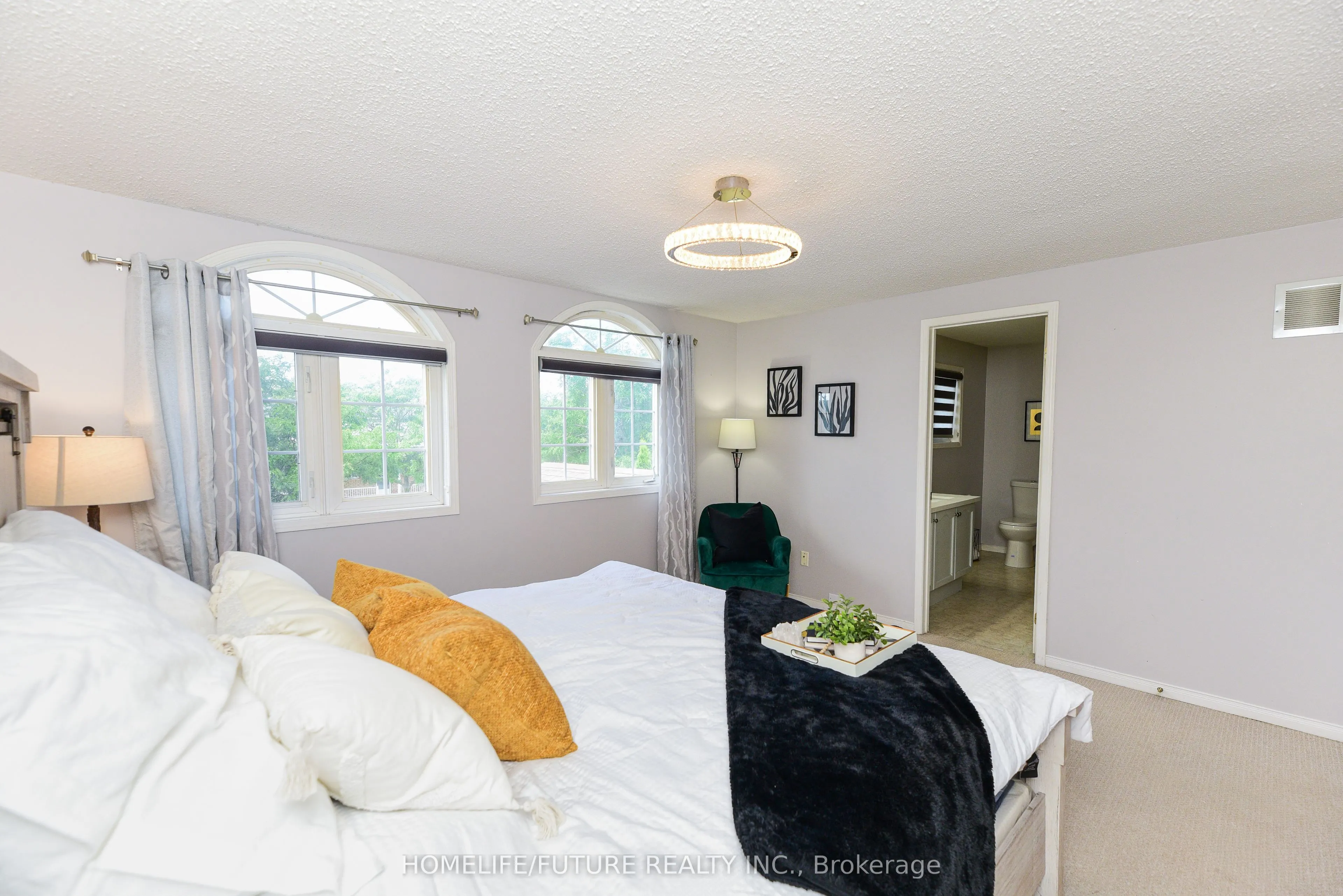 1404 Trowbridge Drive