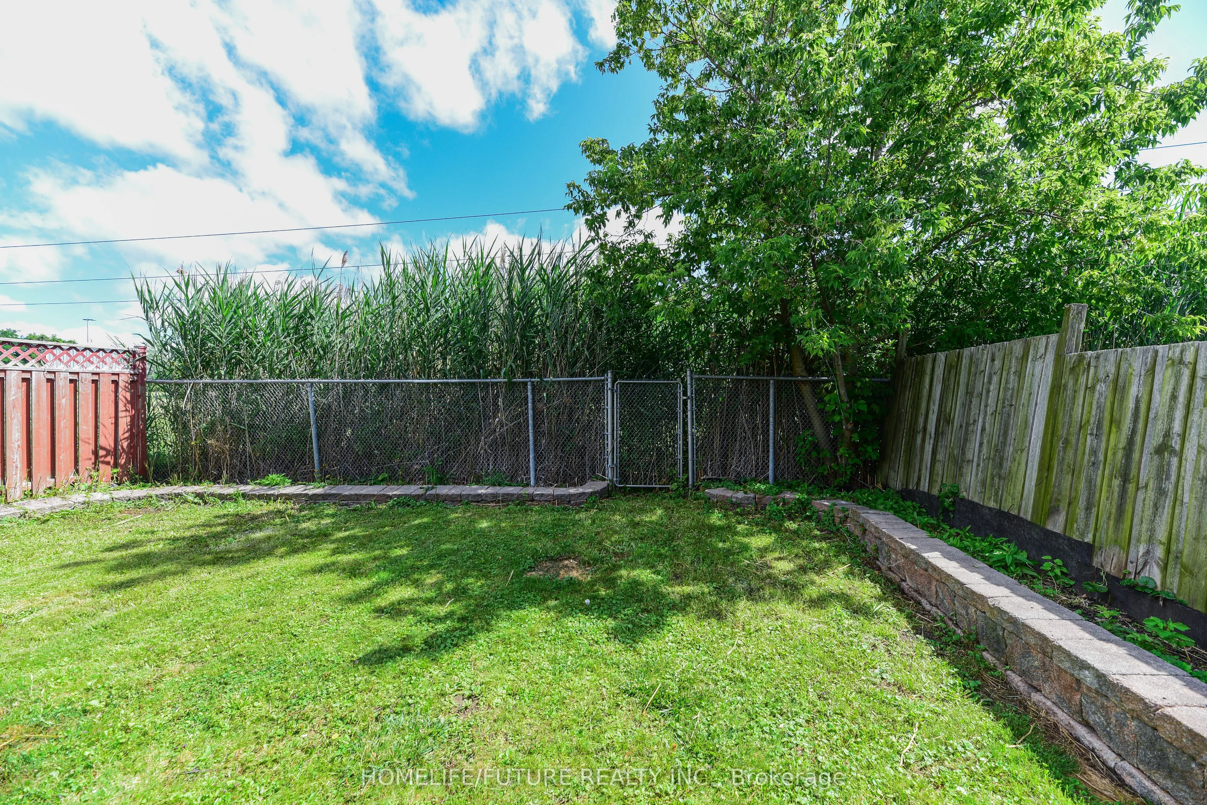 1404 Trowbridge Drive