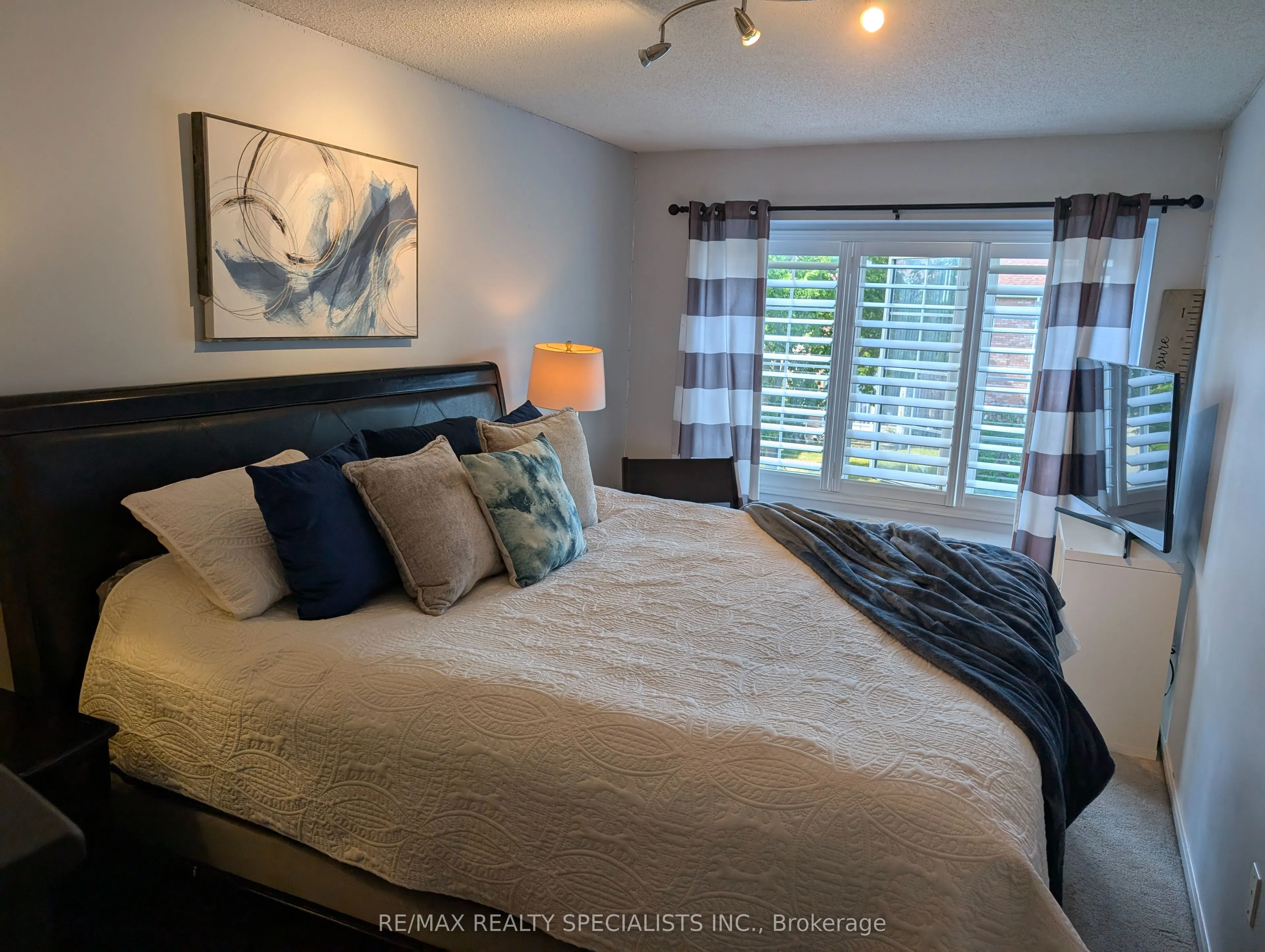 20 Thorp Crescent