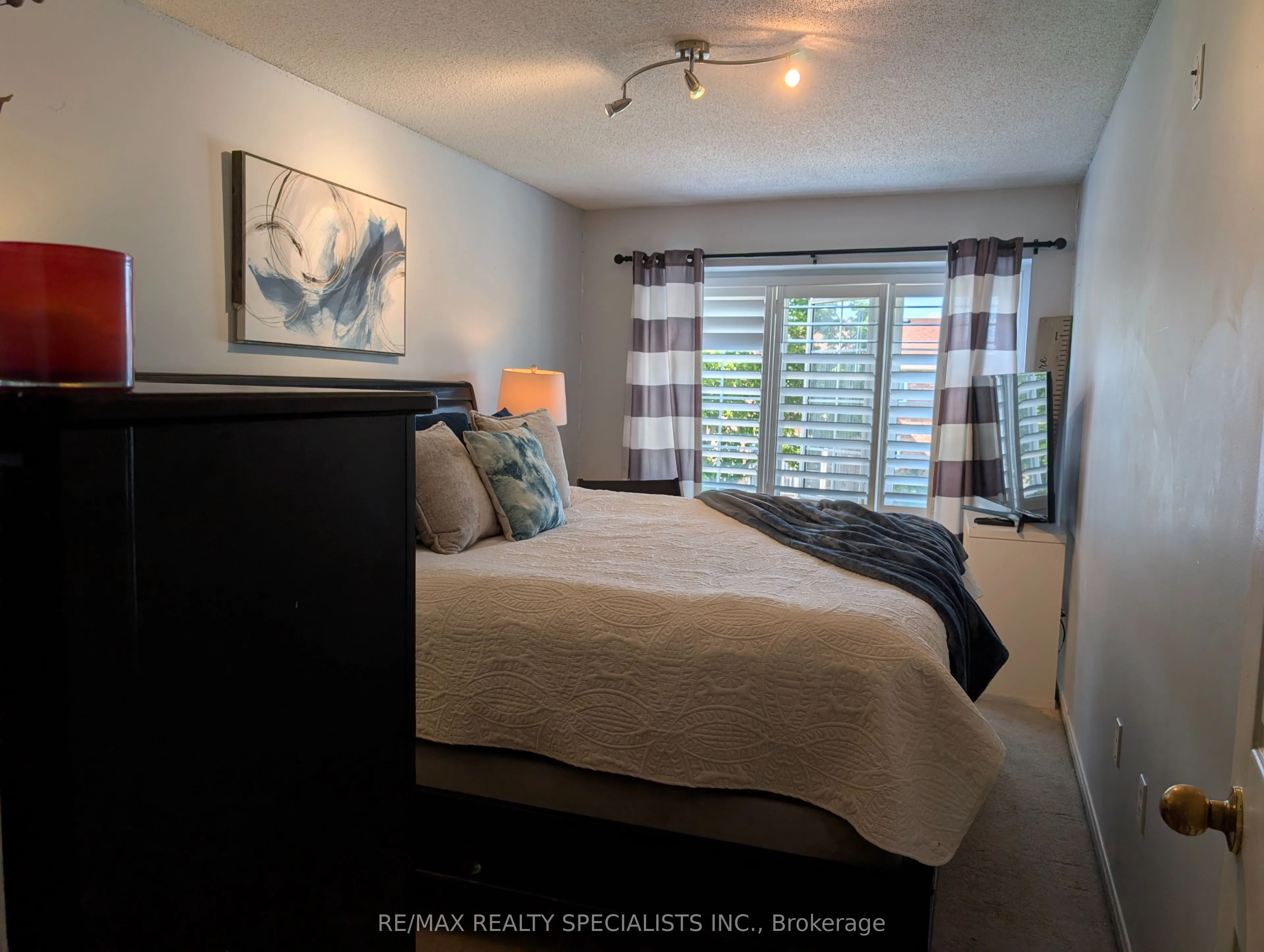 20 Thorp Crescent