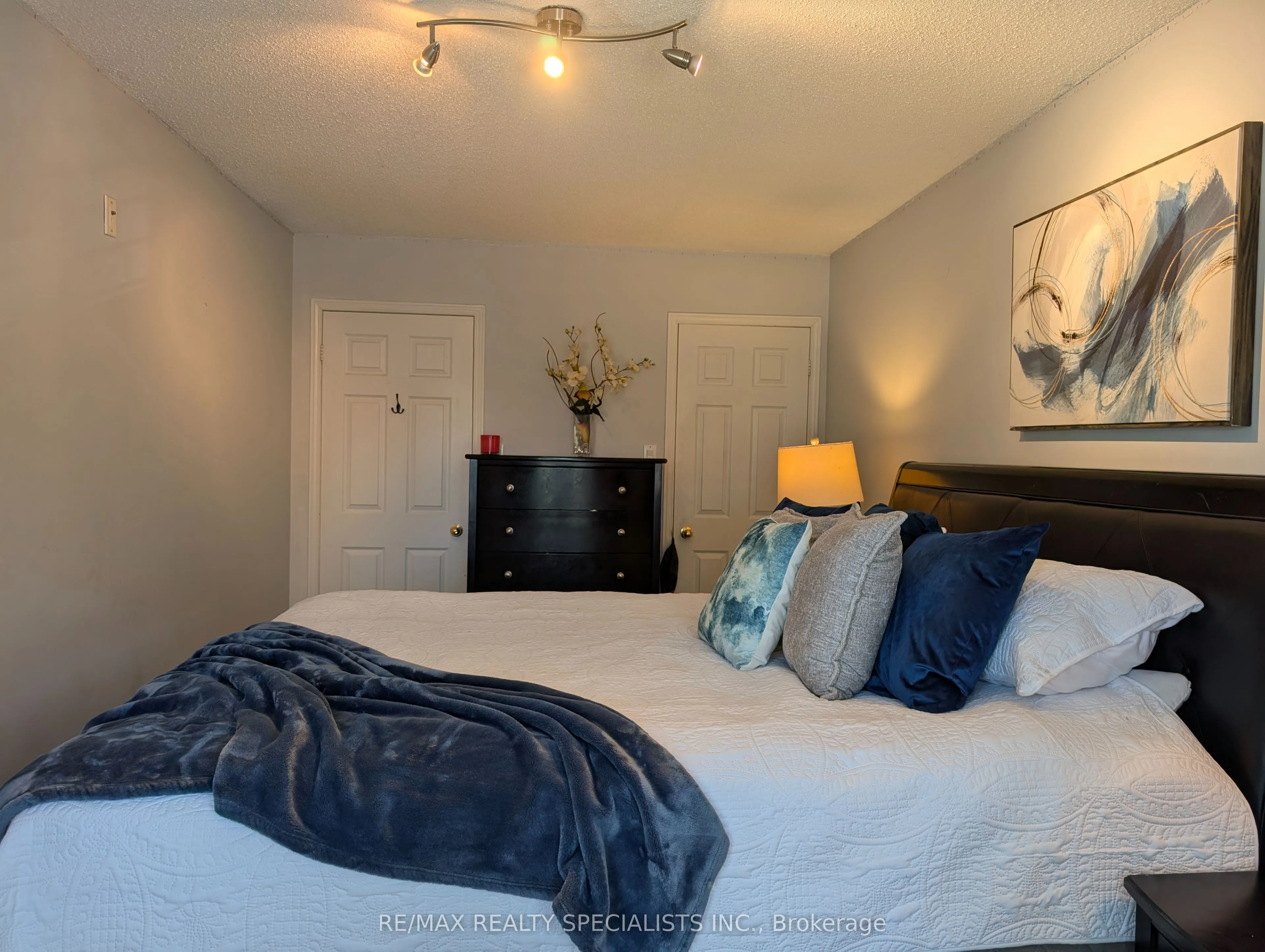 20 Thorp Crescent