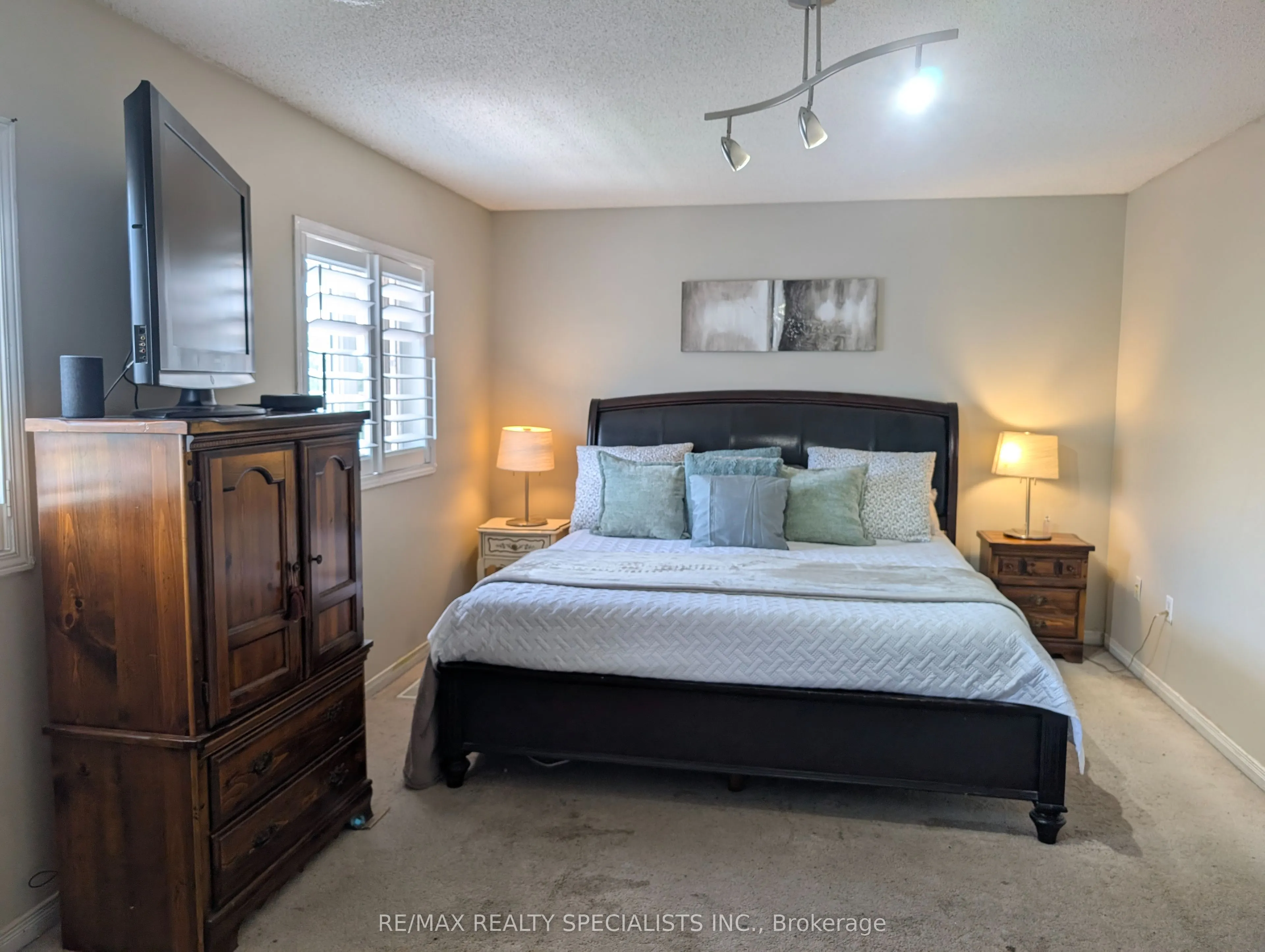 20 Thorp Crescent