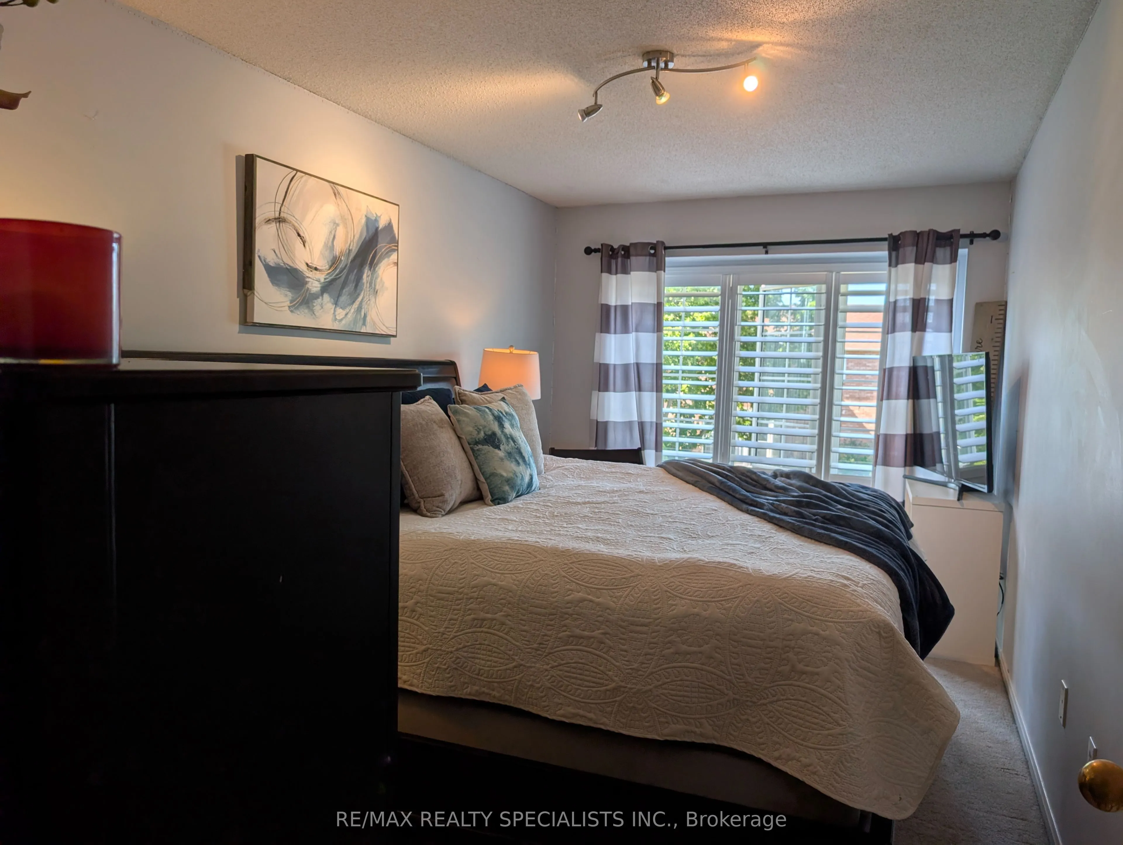 20 Thorp Crescent