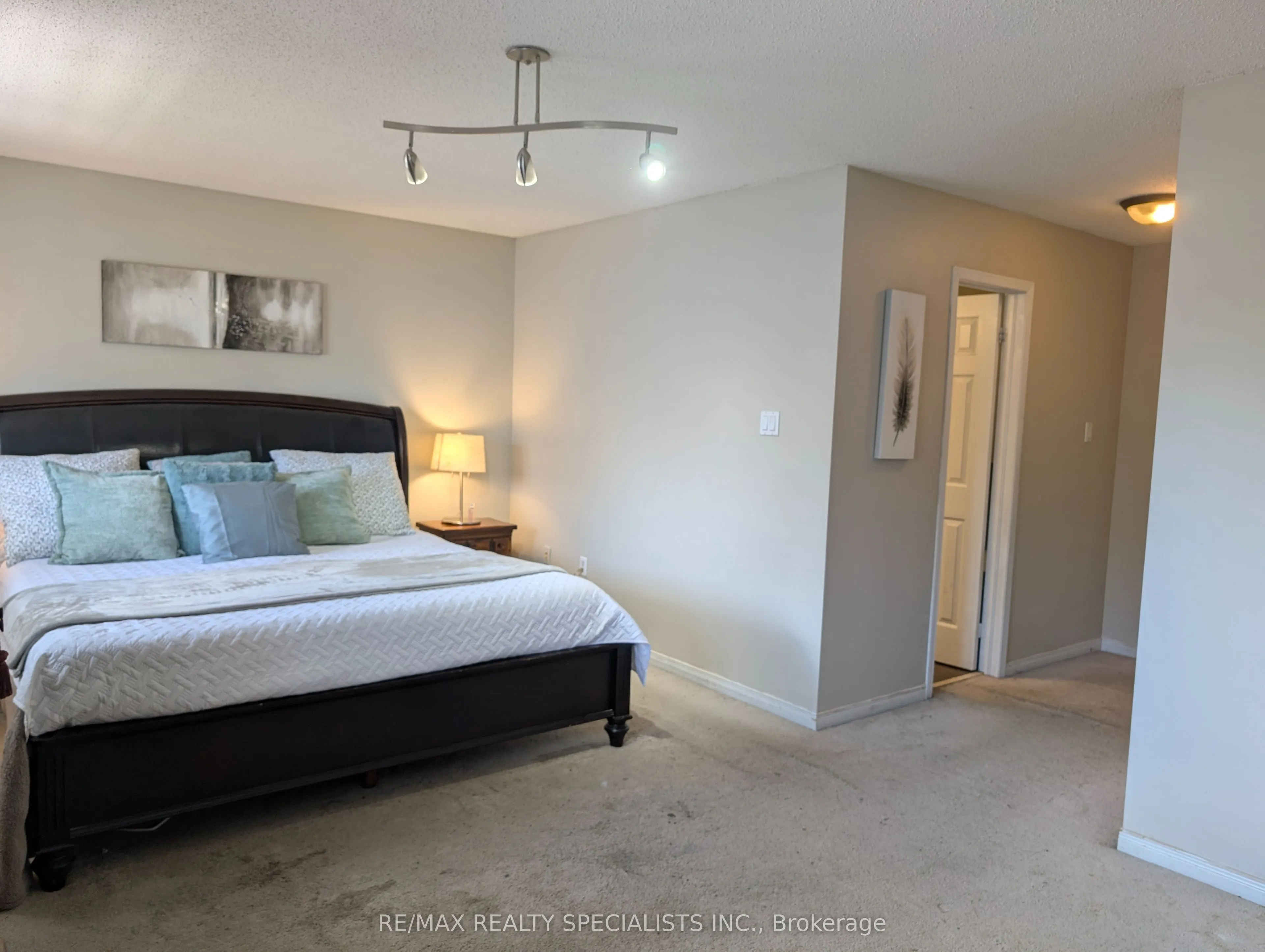 20 Thorp Crescent