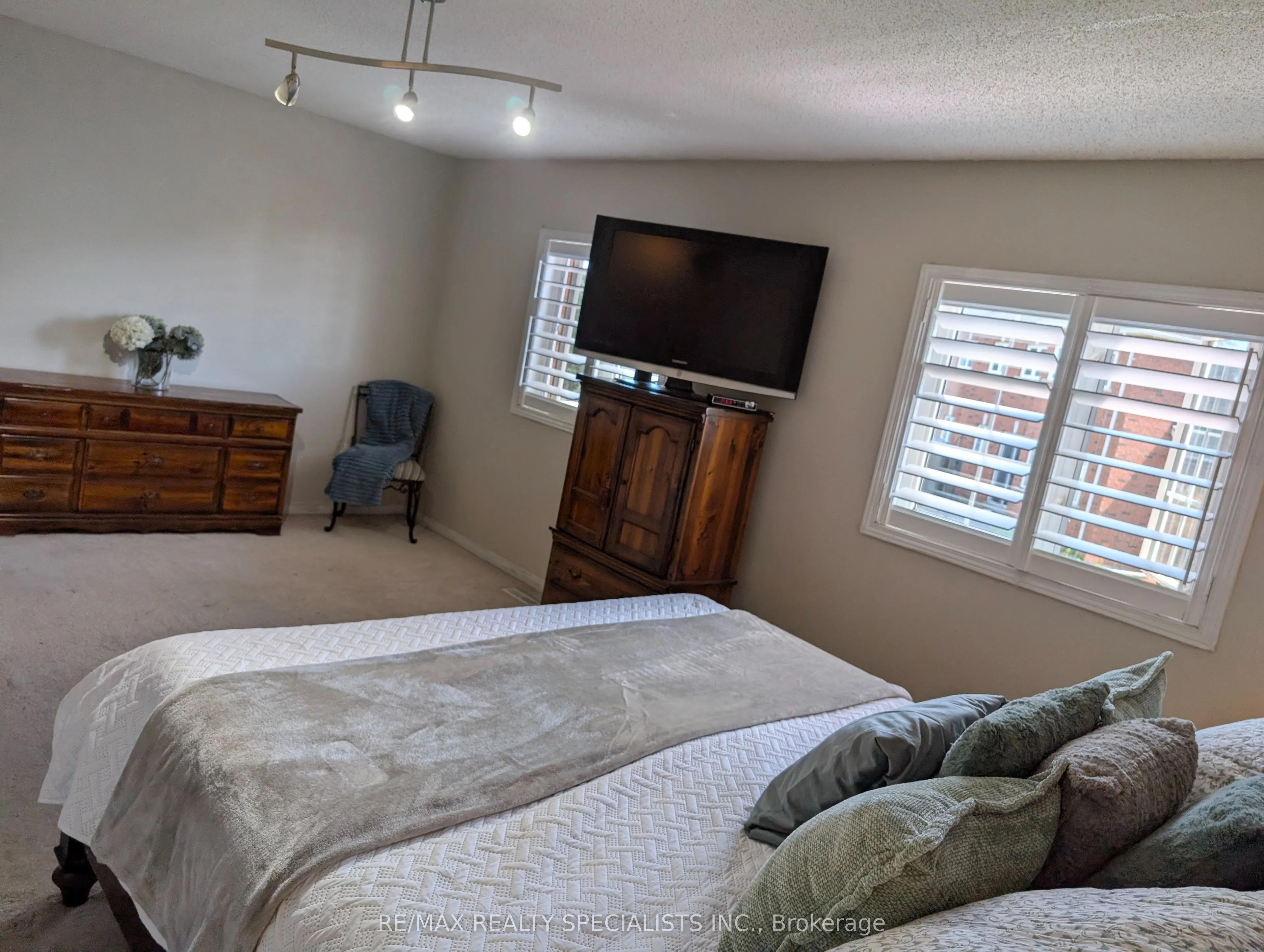 20 Thorp Crescent