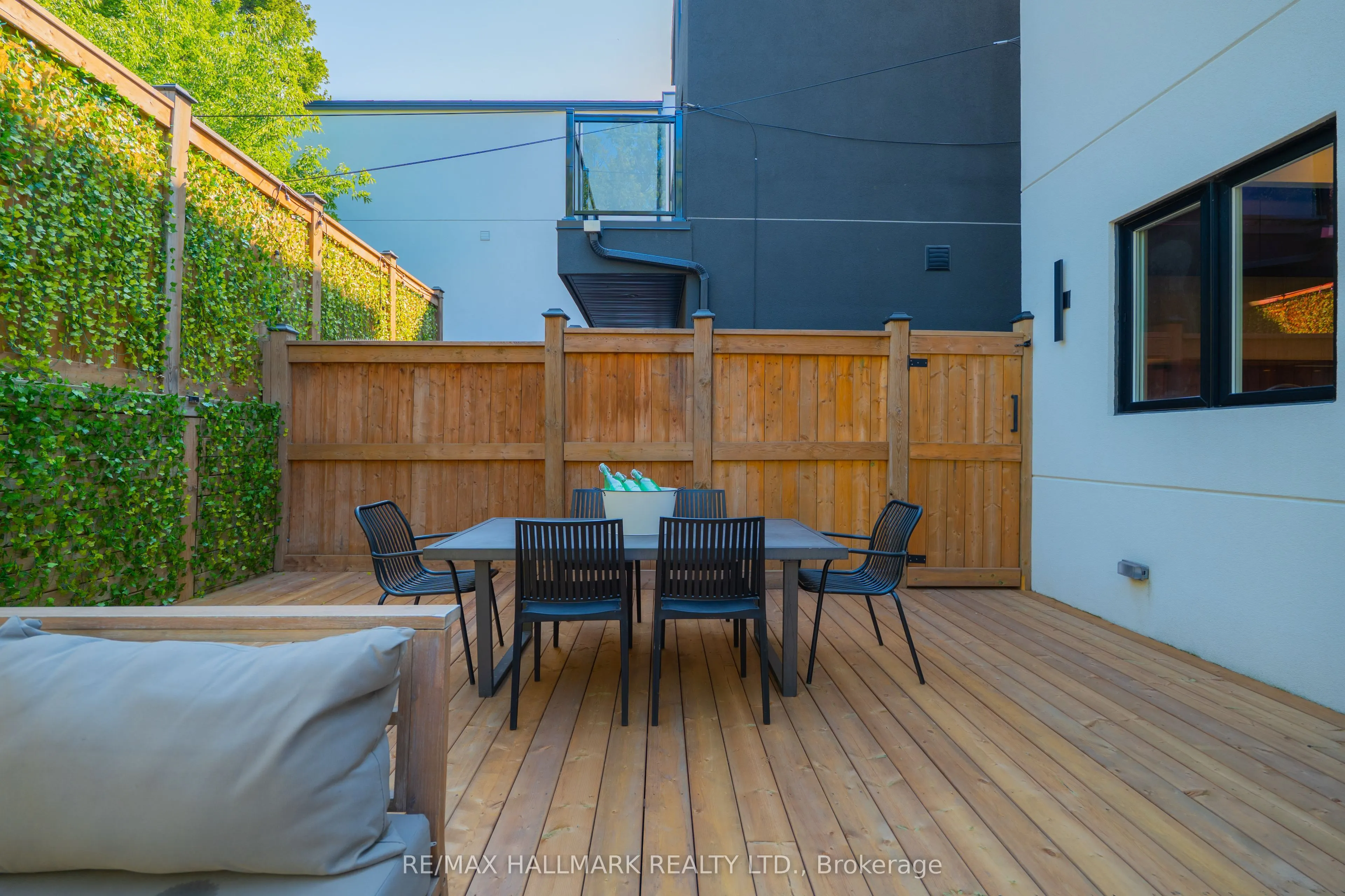 22 Harriet Street