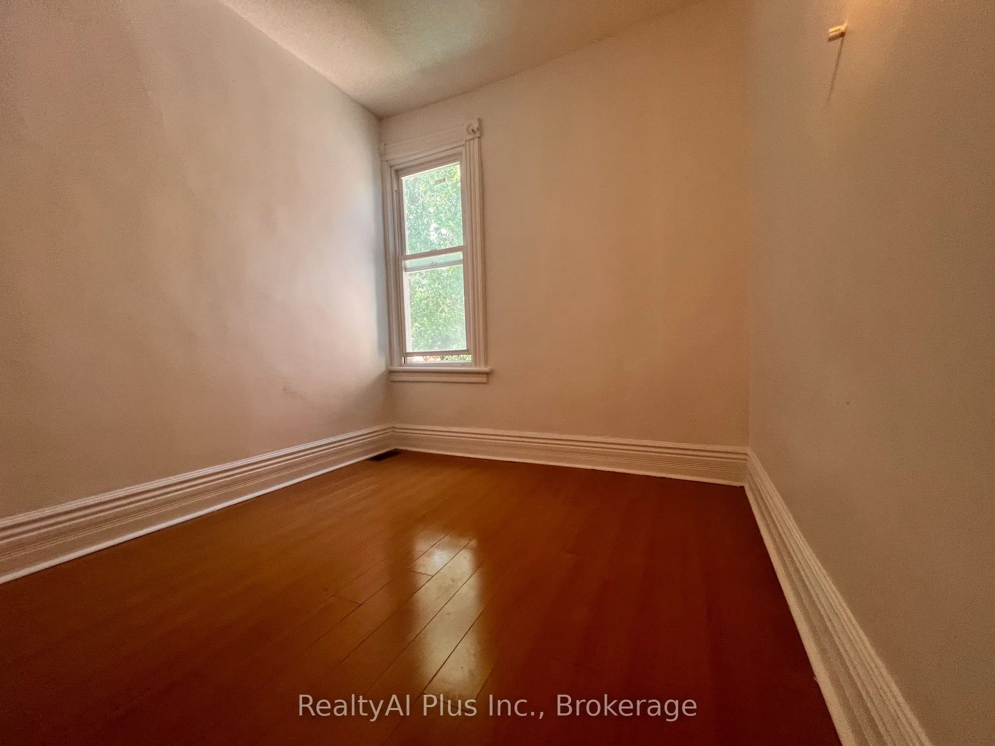 182 Boulton Avenue