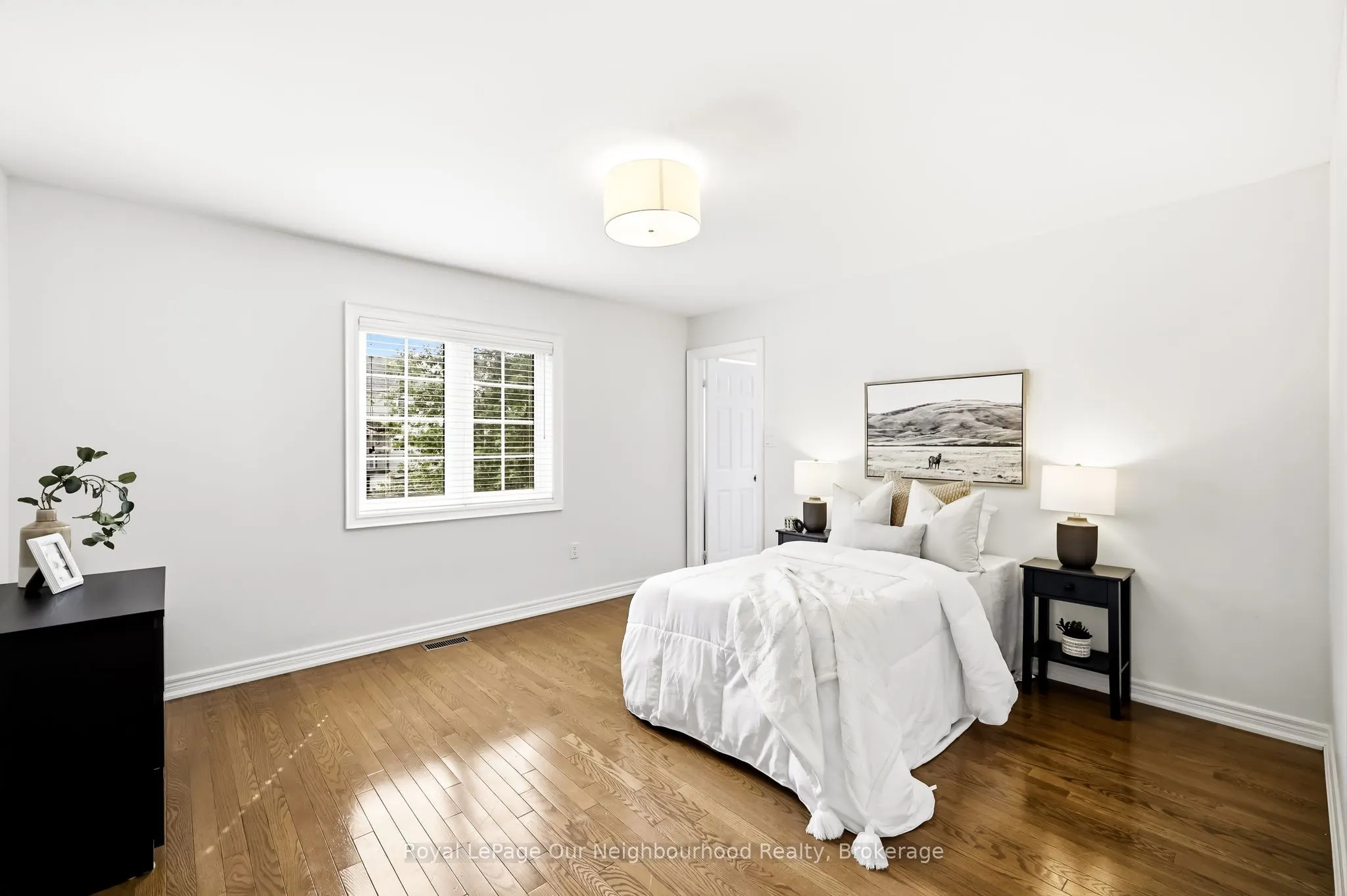 1296 Ravencliffe Court