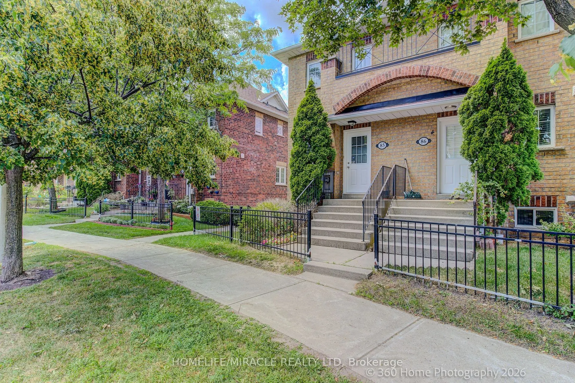 2 Hedge End Road #85