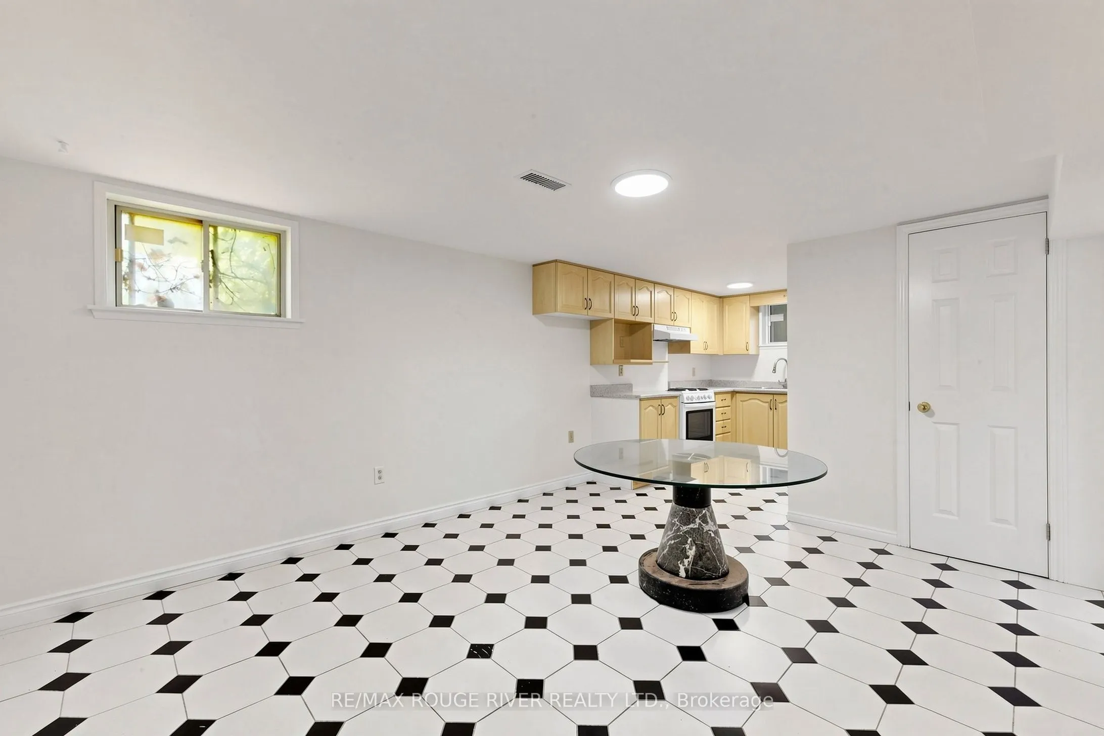 38 Lombardy Crescent