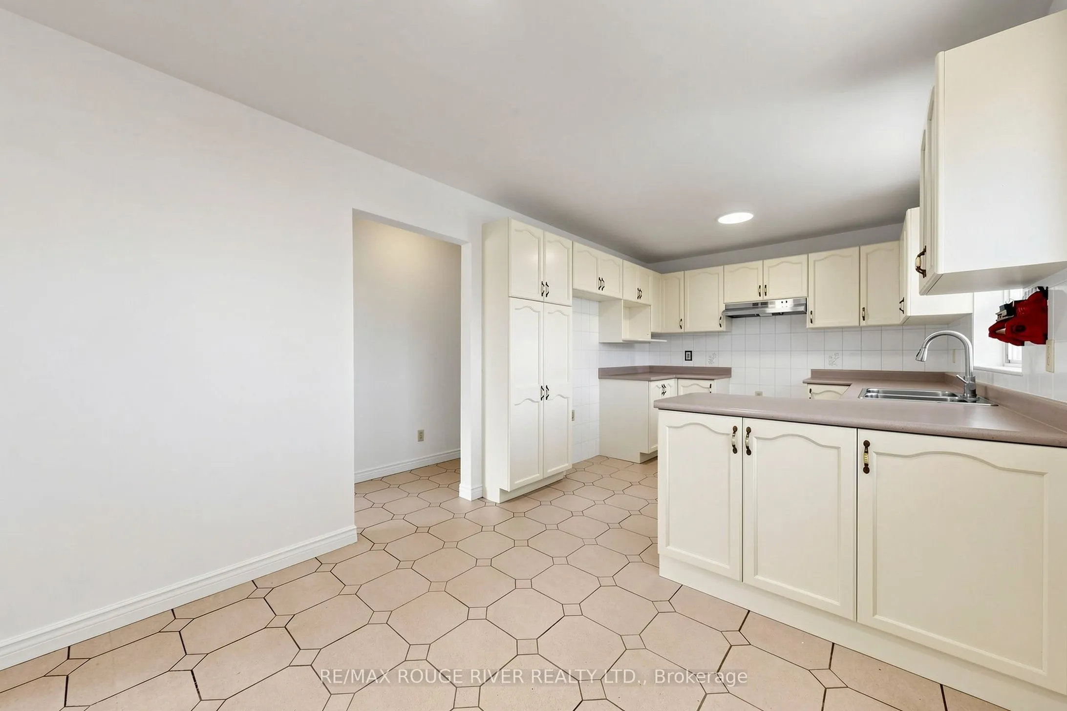 38 Lombardy Crescent