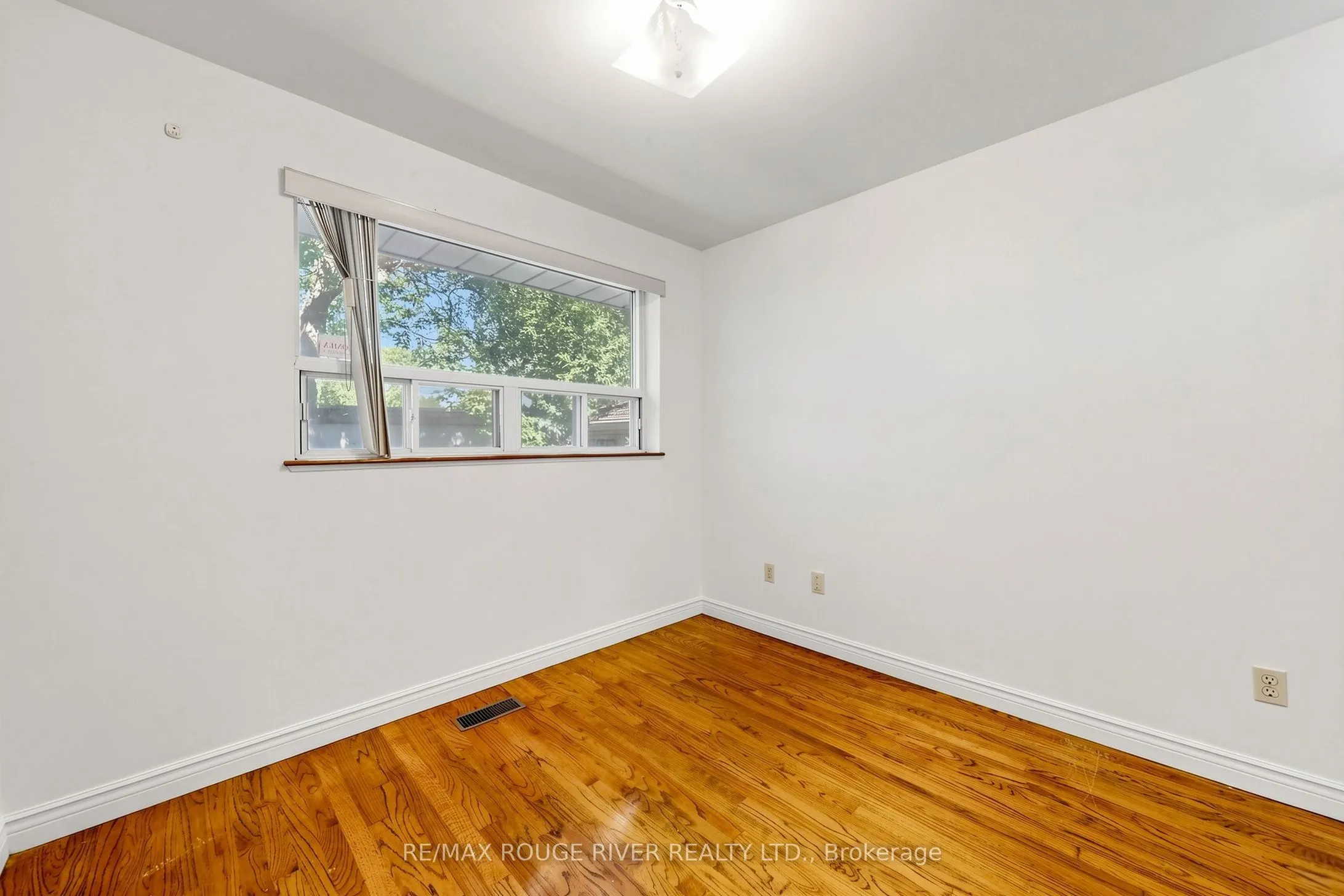 38 Lombardy Crescent