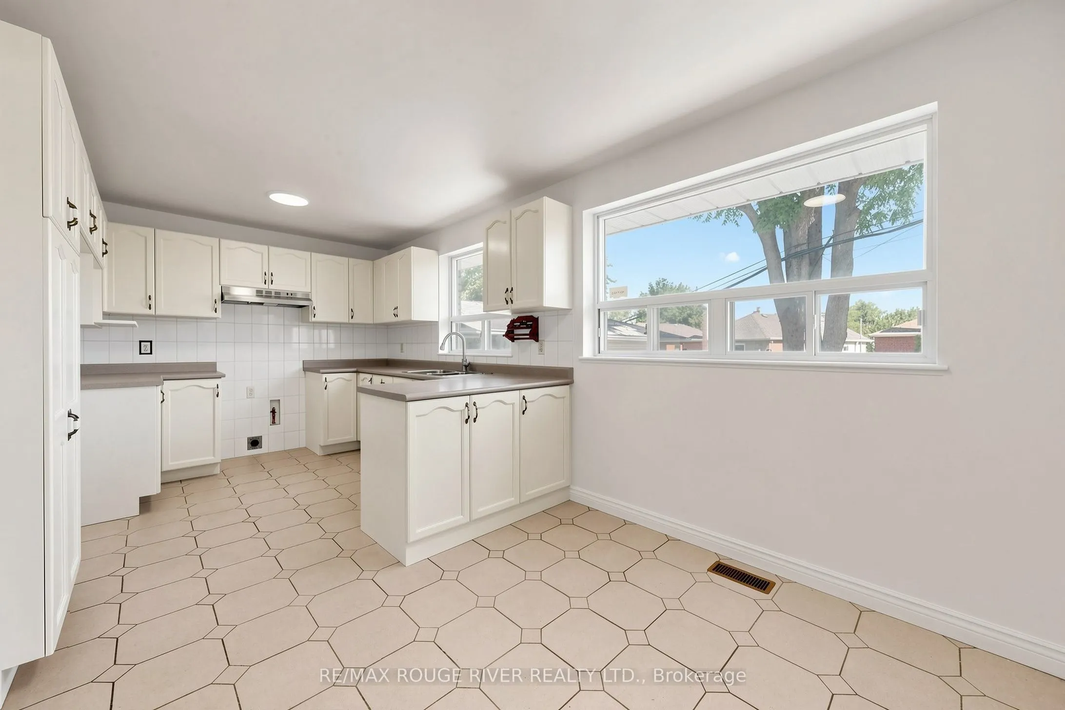 38 Lombardy Crescent