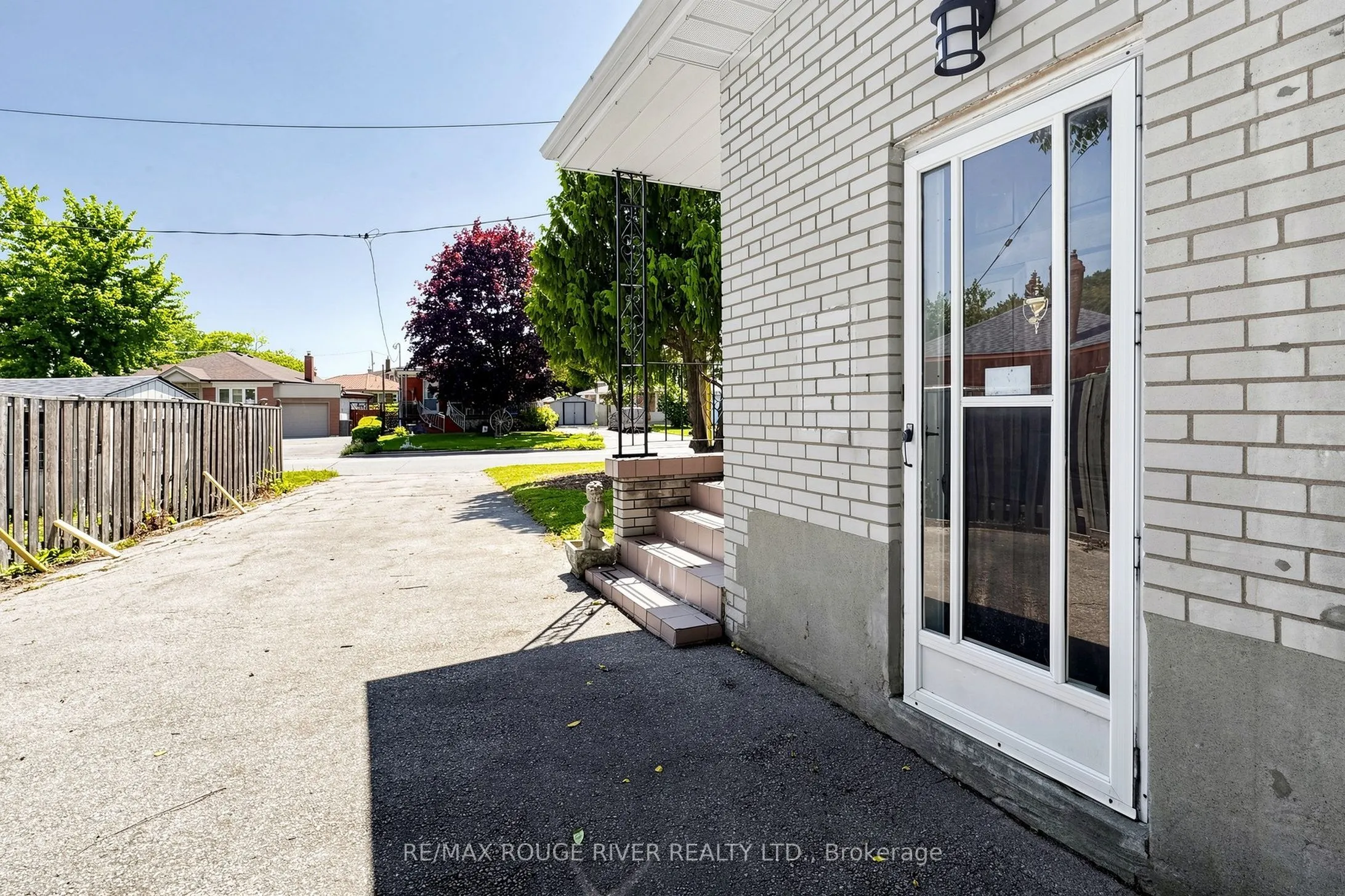 38 Lombardy Crescent