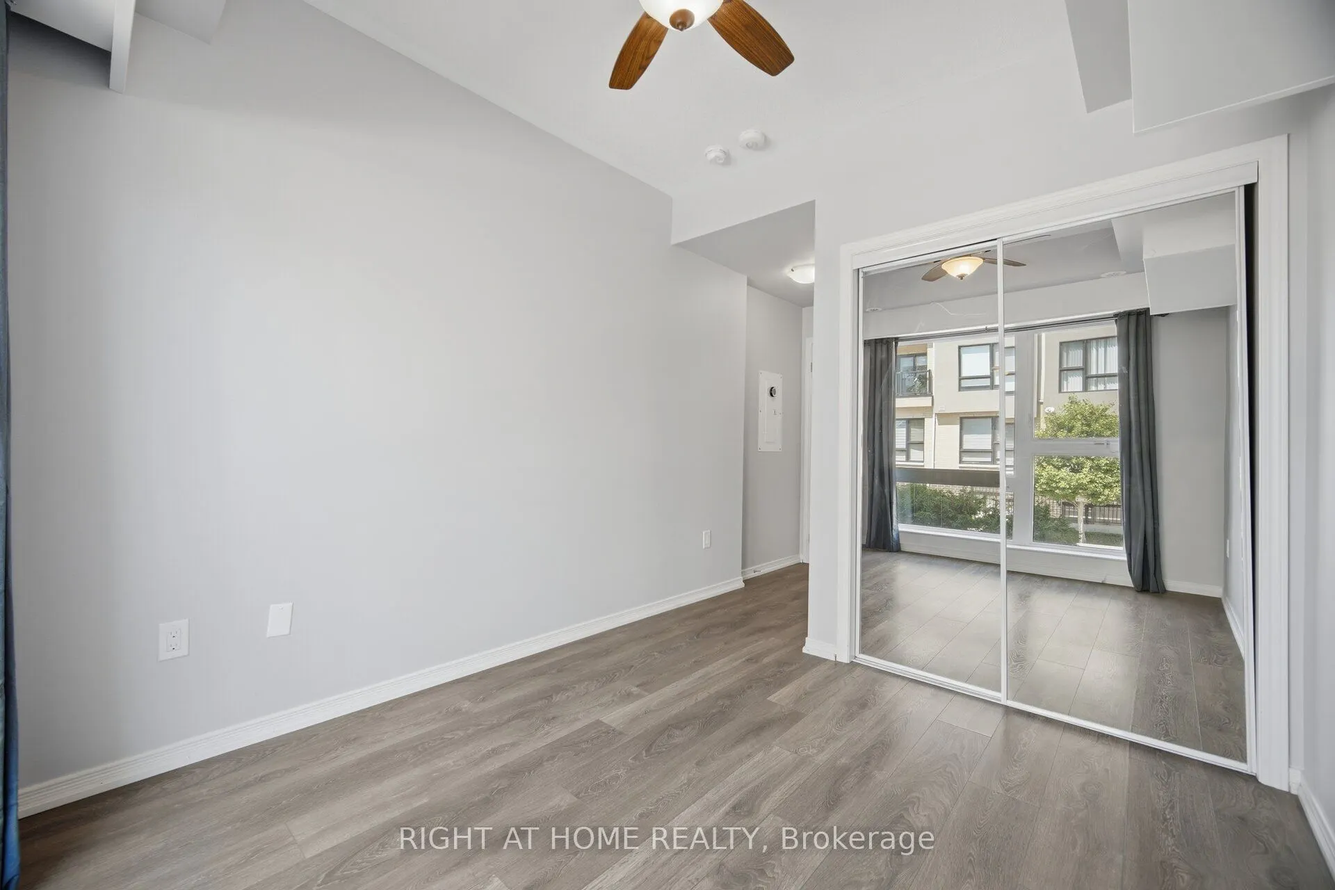 515 Kingbird Grove #233