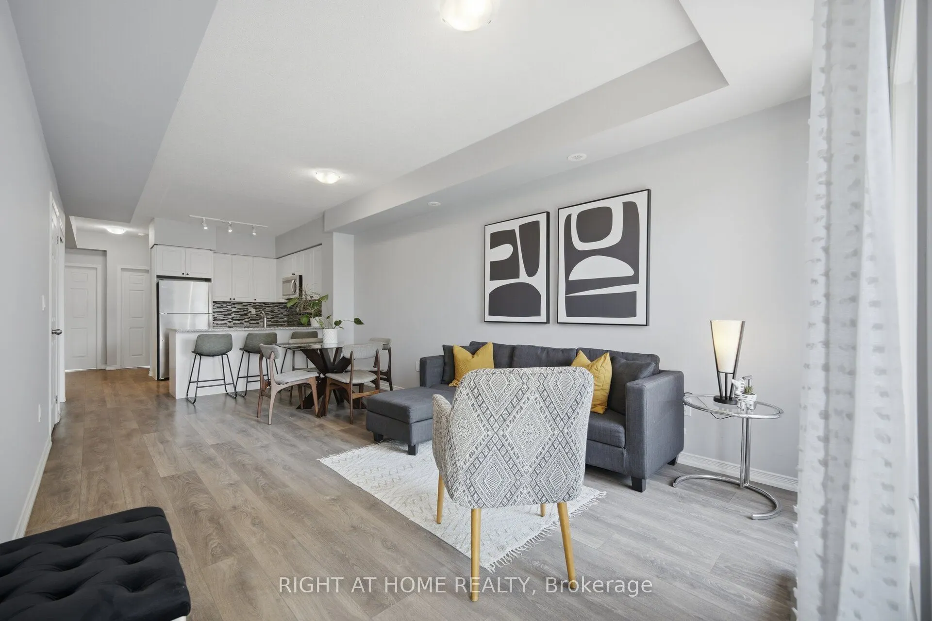 515 Kingbird Grove #233